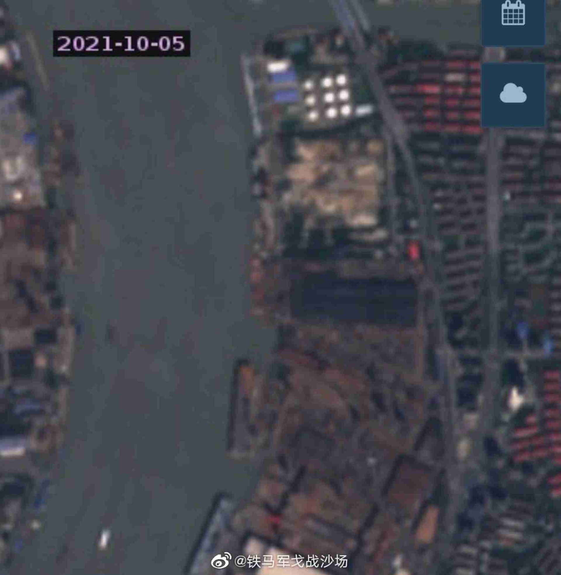 075三号舰最新卫星照。这是拍摄于10月5日的卫星照。（微博@铁马军戈战沙场）