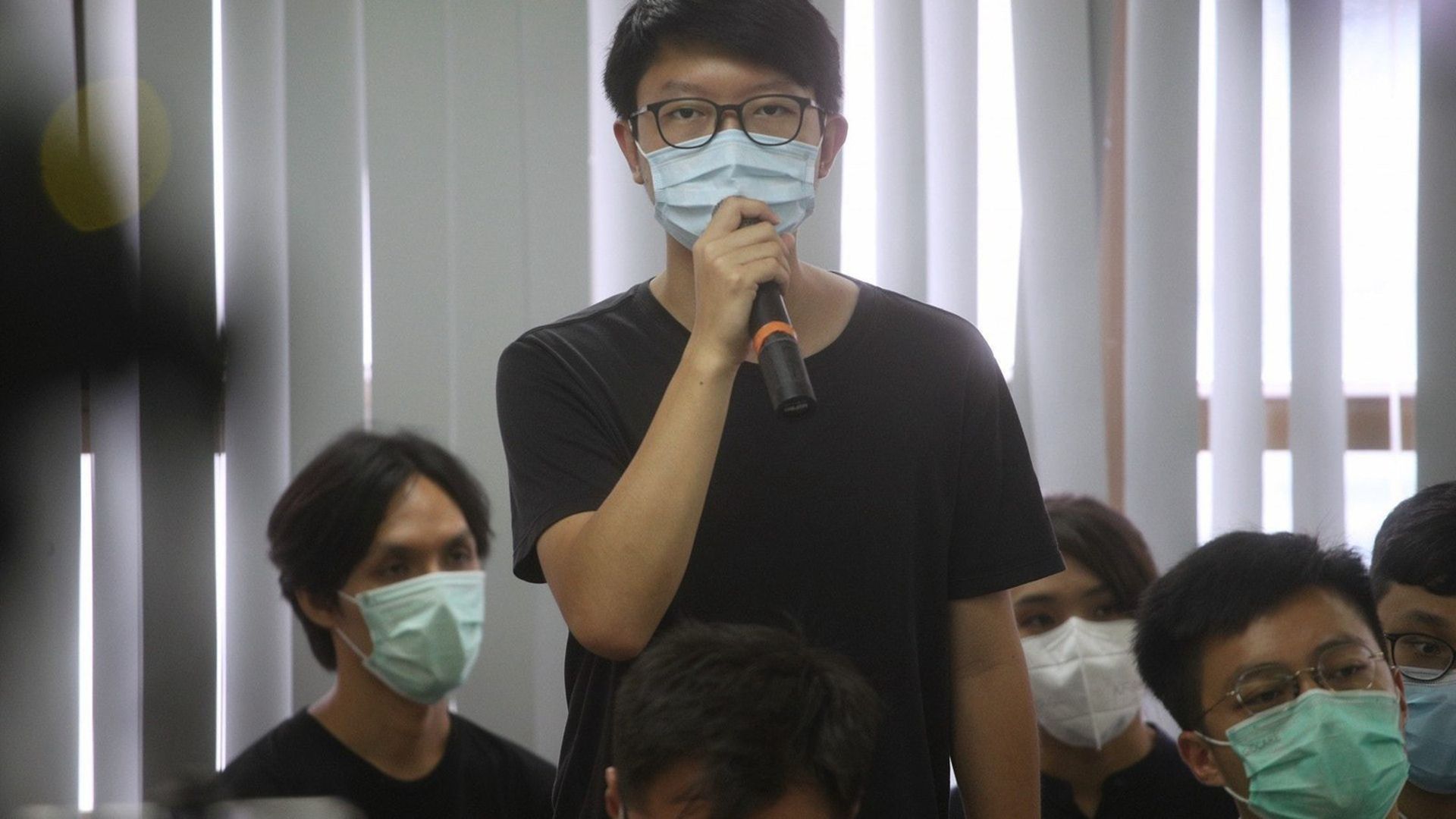 è¢«æ¸¯ç‰ˆå›½å®‰æ³•é€šç¼‰å¼ æ˜†é˜³å'æ–‡ä¸Žå®¶äººæ–­ç»è