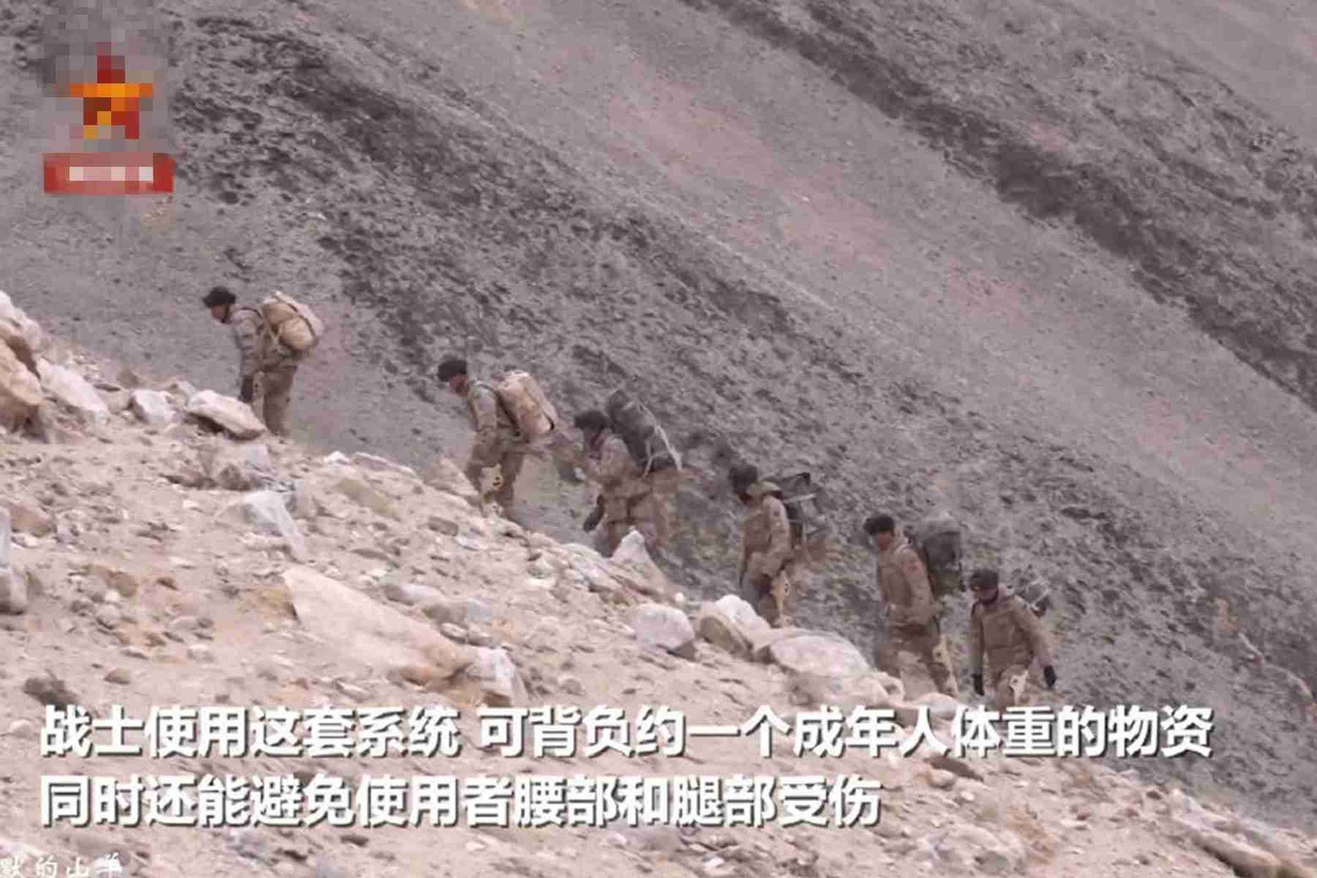 中国央视披露边境一线的解放军士兵画面。（中国央视军事截图）