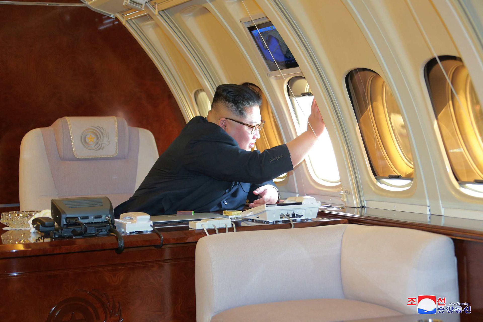 2018年5月9日，金正恩乘坐飞机前往中国大连与中国国家主席习近平举行会谈。（Reuters）