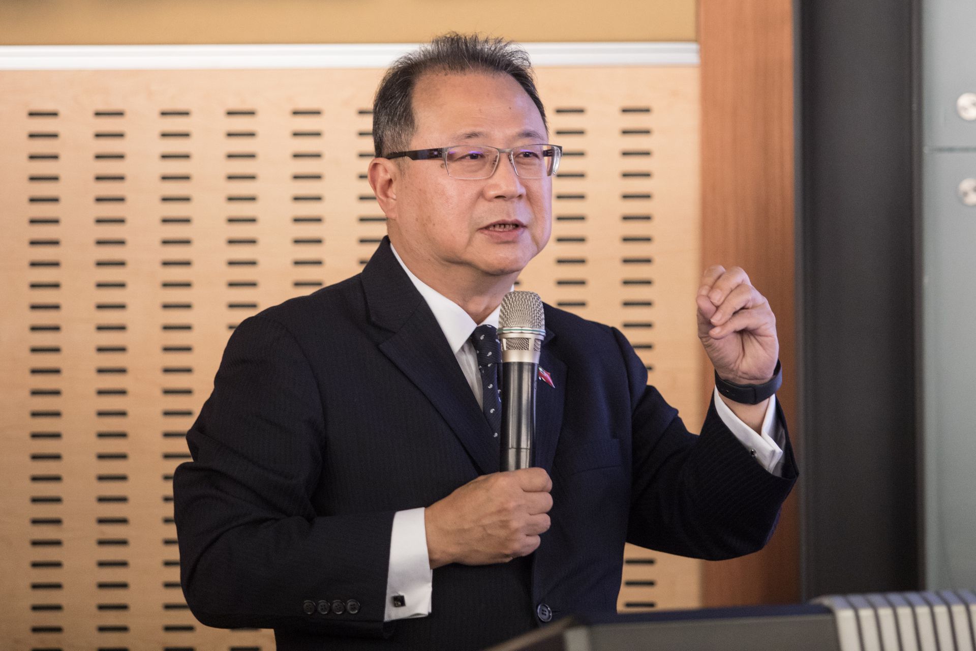 美国对台战略清晰黄介正指出阿富汗事件不代表美军救援台海 多维新闻 台湾