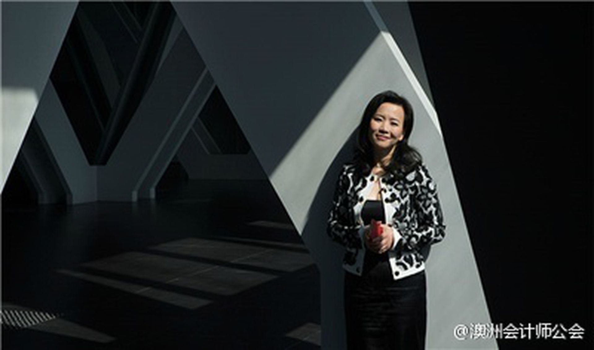 成蕾个人生活照。(微博@澳洲会计师公会) 成蕾个人生活照。(微博@澳洲会计师公会)