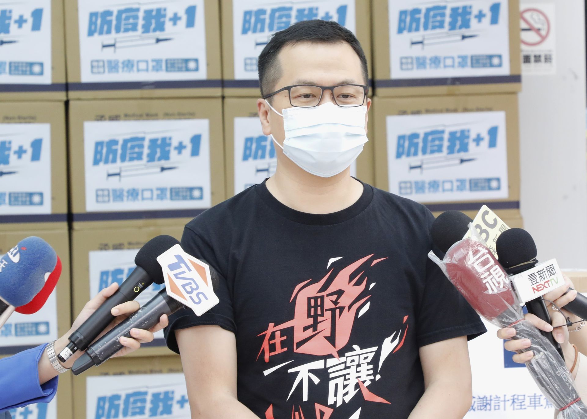 国民党台北市议员、革命实践研究院长罗智强近日批判民进党让台湾成为疫苗乞丐，引起绿营人士群起攻之。（吴逸骅／多维新闻）