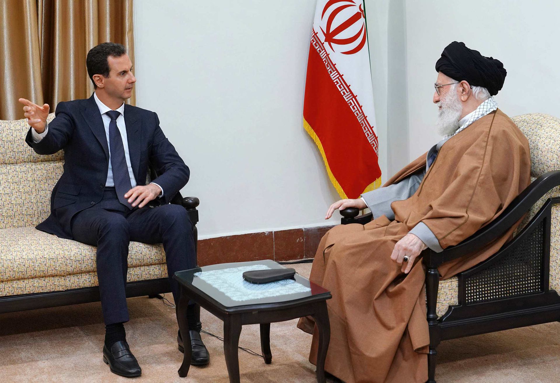 2019年2月25号，伊朗德黑兰，叙利亚总统巴沙尔⋅阿萨德突访伊朗并与伊朗最高领袖哈梅内伊（Ali Hamenei）会面。（Getty Images）