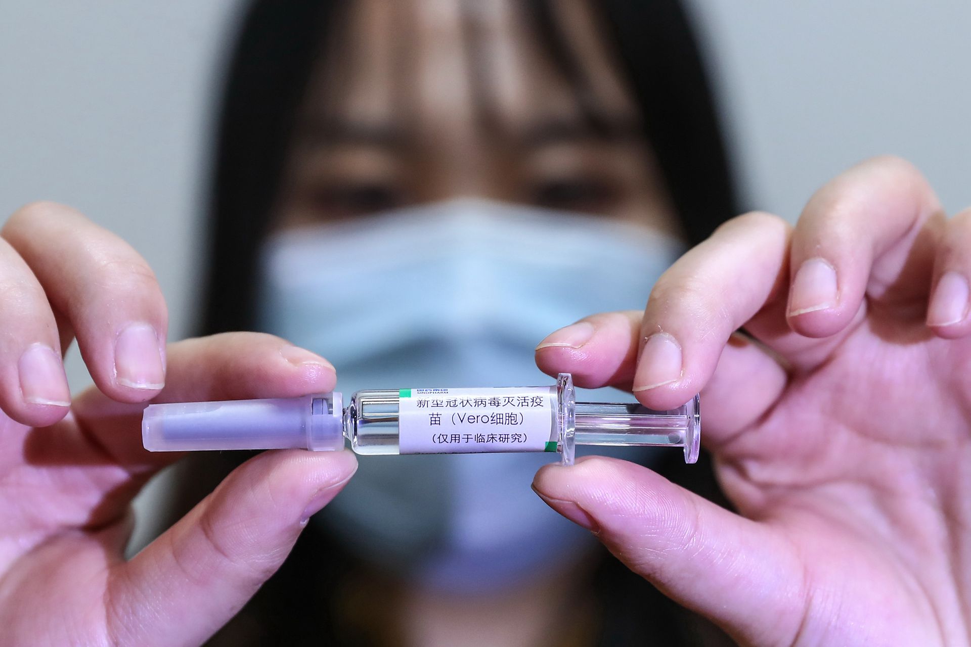 中国疫苗上市国际订单排长龙，使馆紧急辟谣有人走私疫苗（组图） - 2