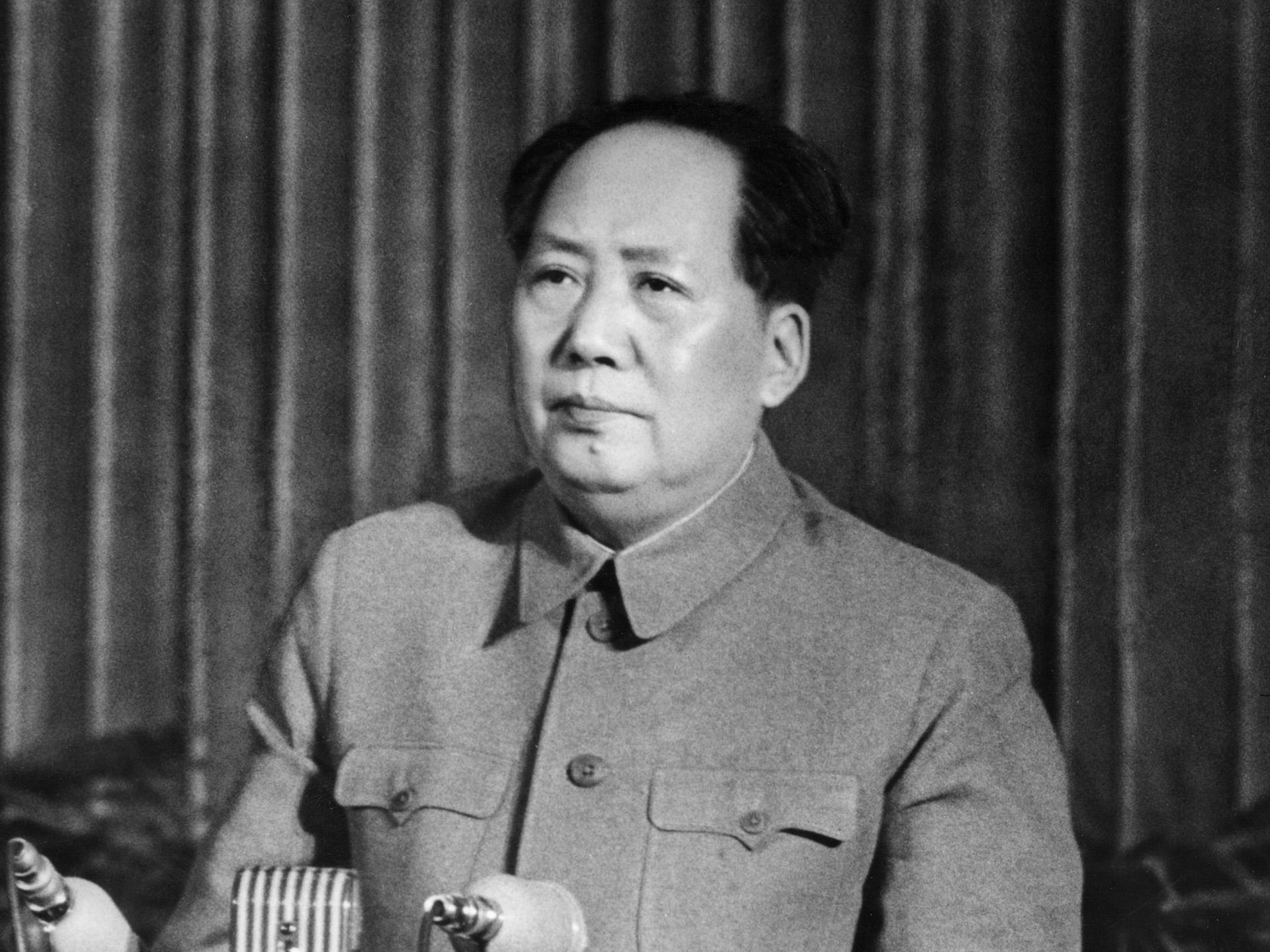 毛泽东认为，台湾问题既是中国内政问题又涉及国际问题，解决台湾问题有武力与和平两种方式。（法新社）