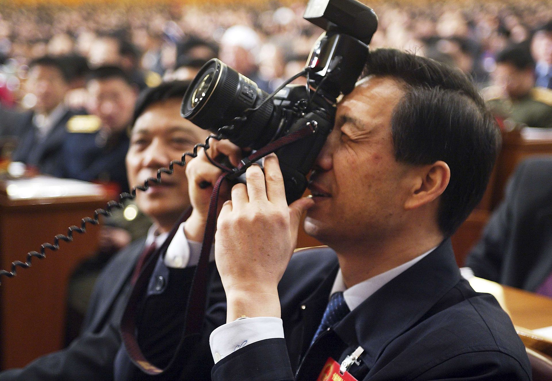 2004年3月6日，时任中国商务部部长薄熙来出席中国两会。（路透社）