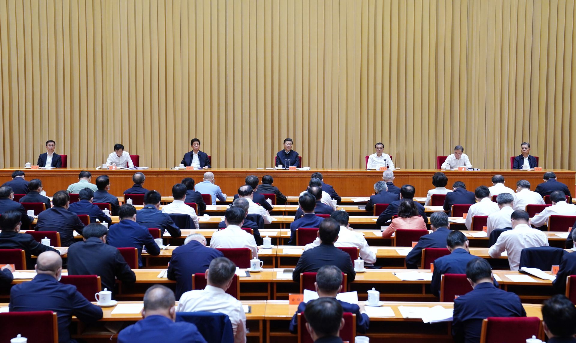 这是中共第三次召开新疆工作座谈会，每次会议都意味着因应新疆局势变化而采取重大政策转变。（新华社）