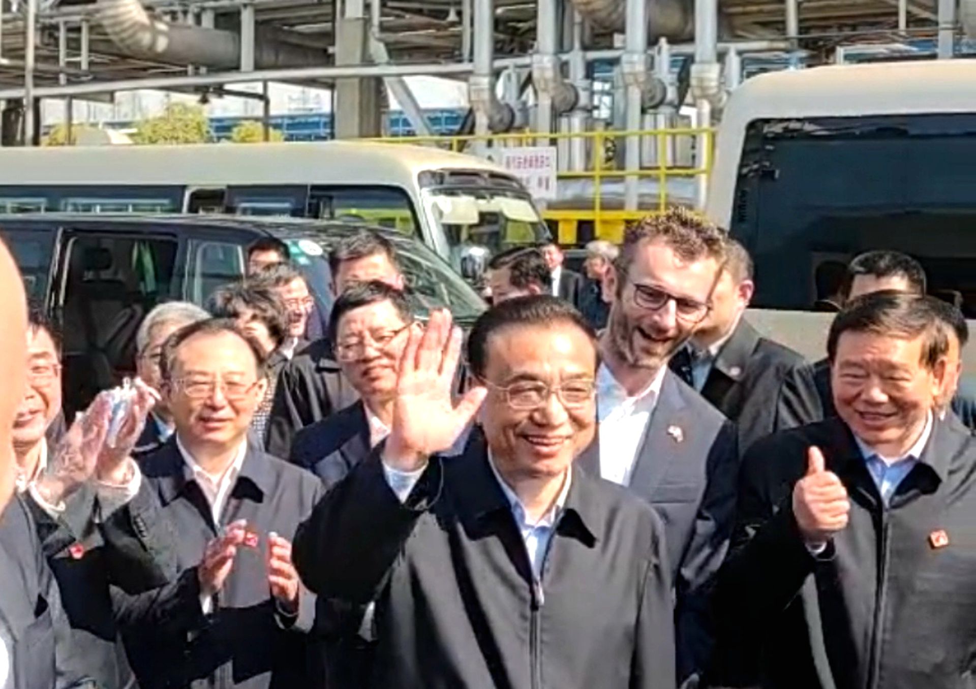 2021年3月26日，李克强造访巴斯夫南京工厂。（微博@傲雪琳的诗意）