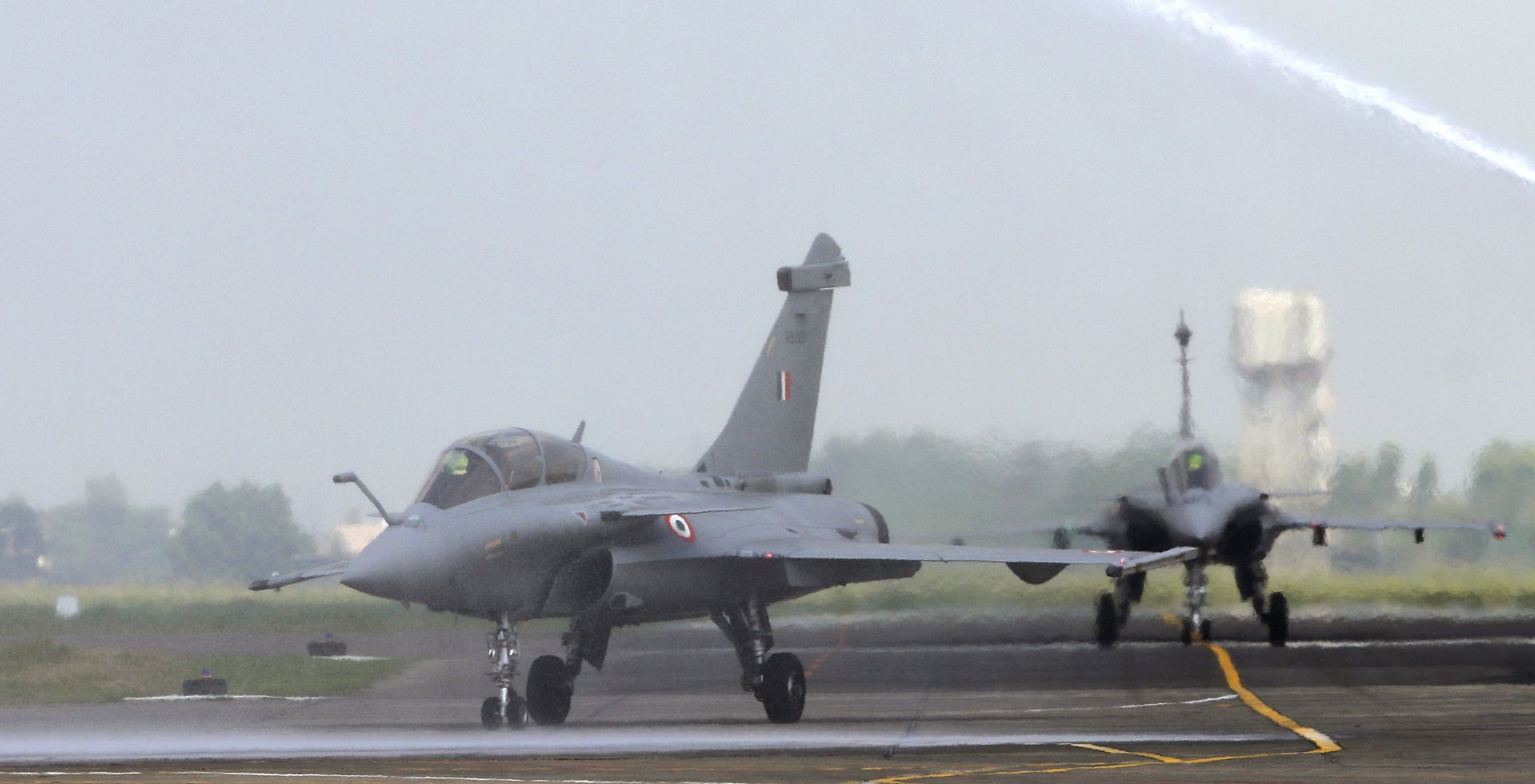 印度和法国在2016年签署了价值87.8亿美元的协议，首批五架阵风战斗机已抵达印度。（AP）