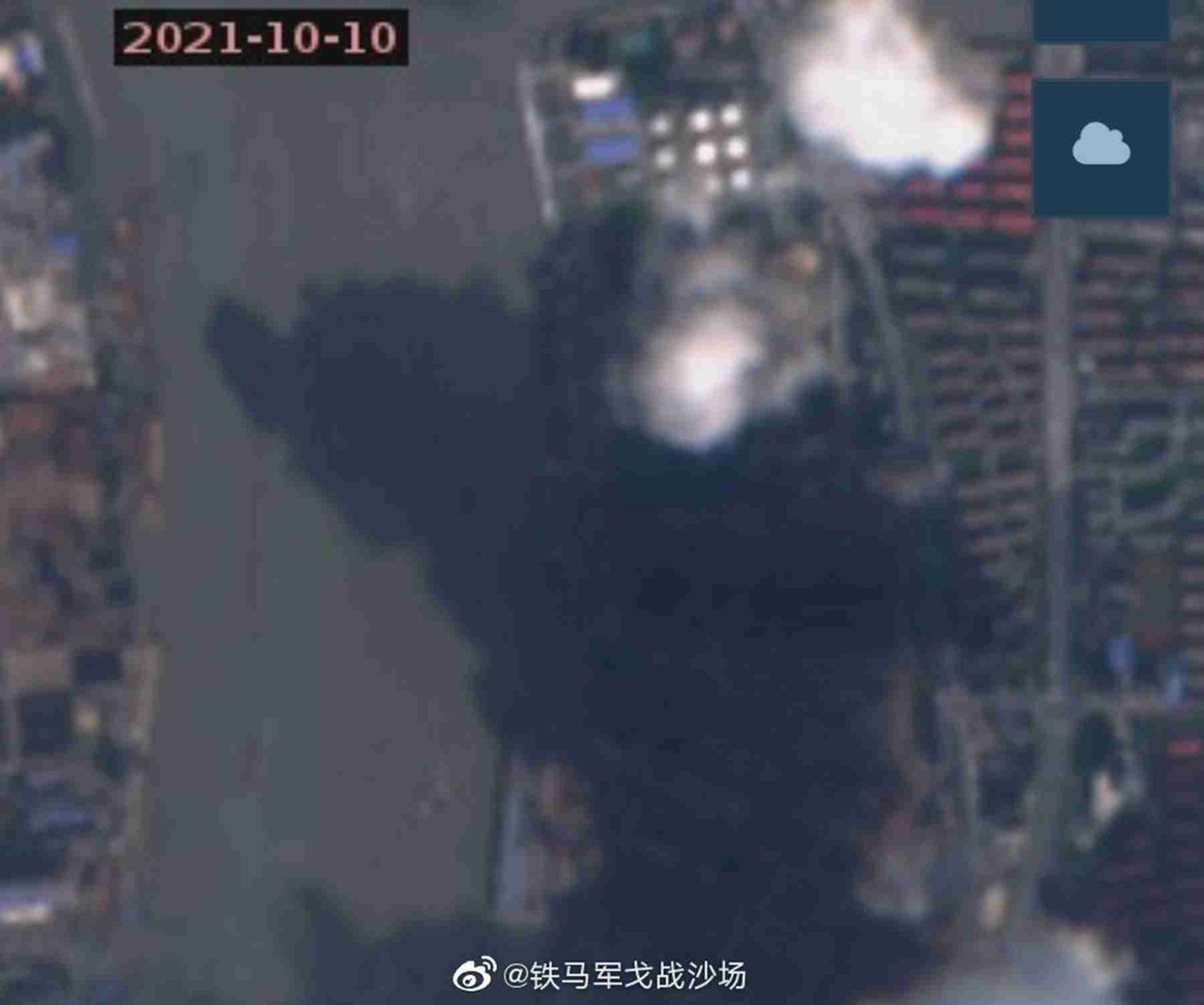 075三号舰最新卫星照。这是拍摄于10月10日的卫星照。（微博@铁马军戈战沙场）