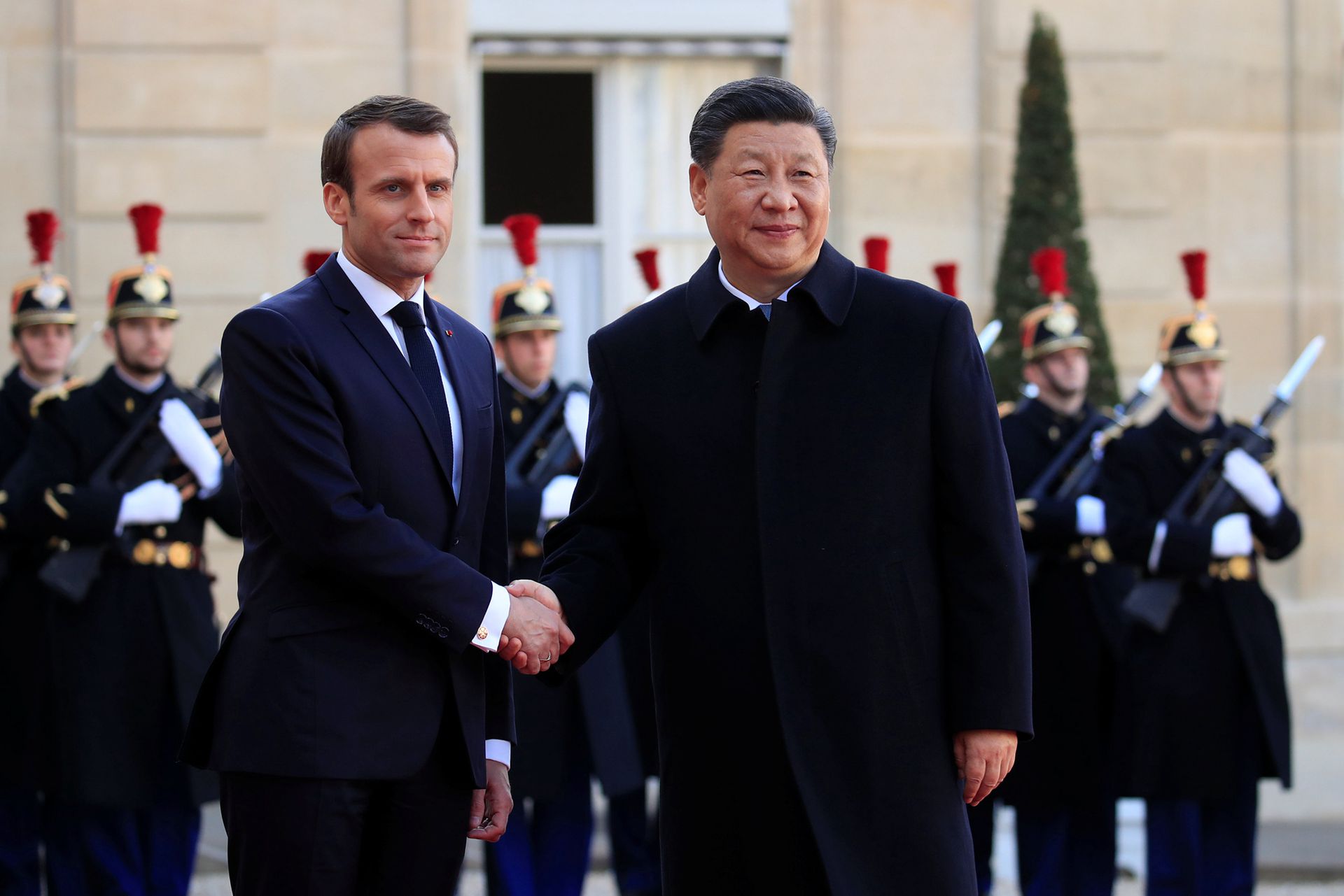 2019年3月25日，法国总统马克龙在巴黎爱丽舍宫欢迎中国国家主席习近平。（Reuters）