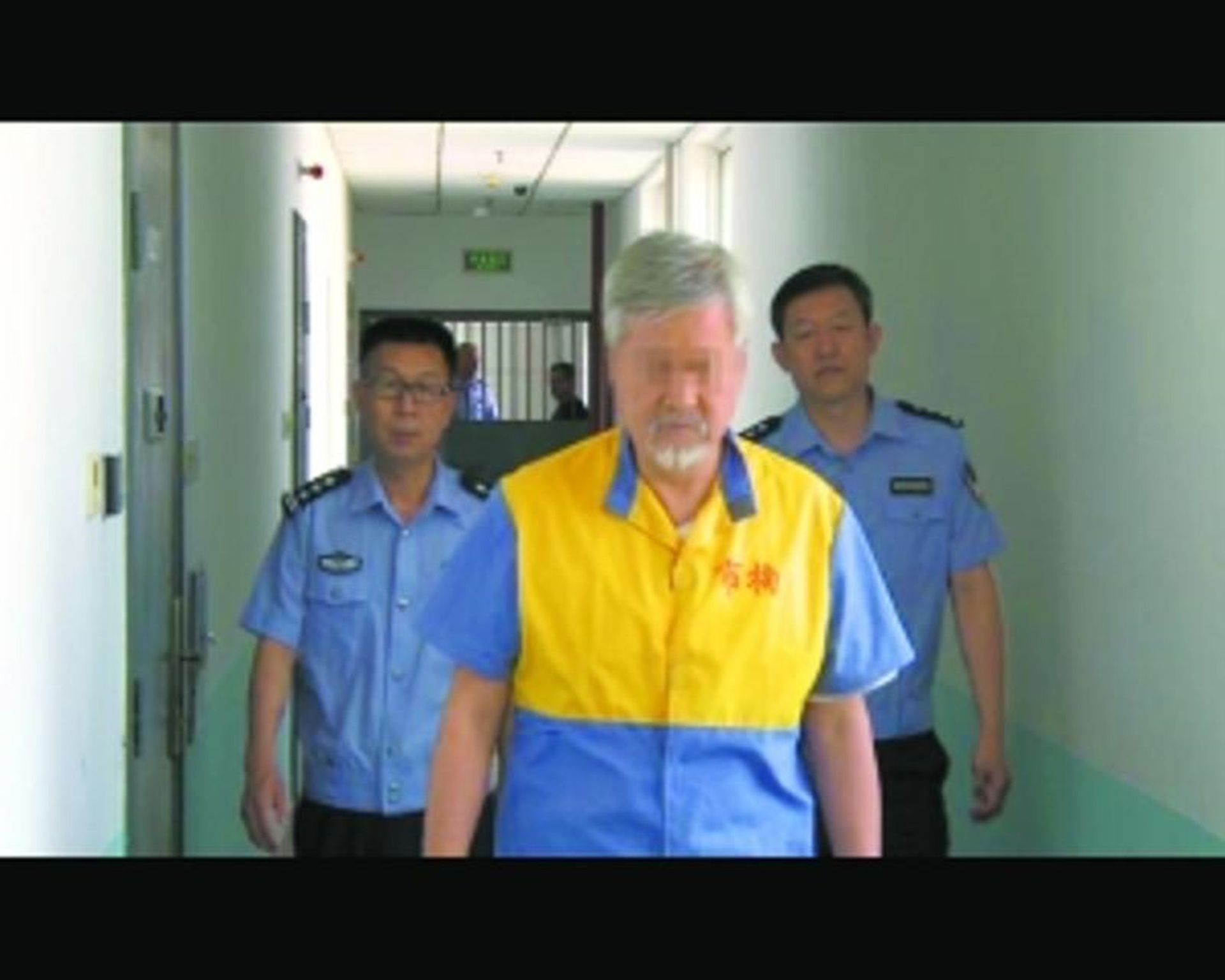 2013年8月下旬,薛蛮子因嫖娼被北京市公安局拘留。(央视)