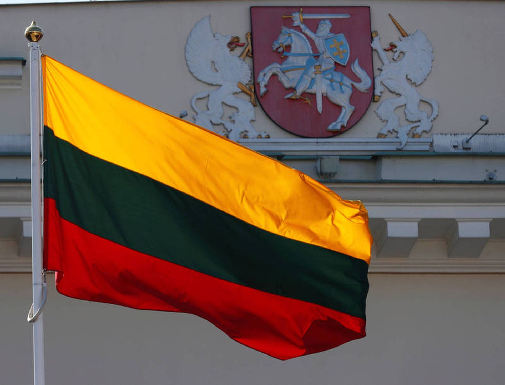 立陶宛总统宣布全国进入紧急状态 - 知乎