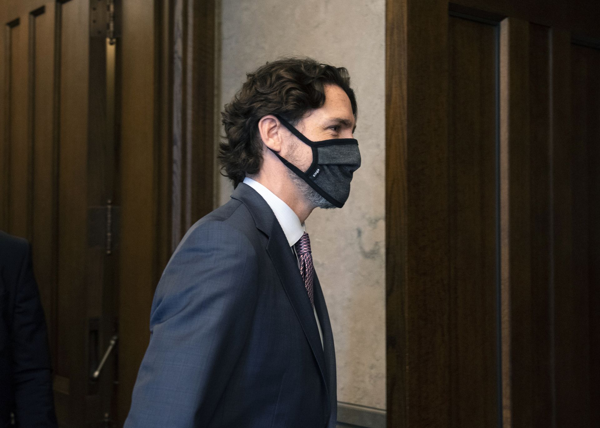 加拿大总理特鲁多（Justin Trudeau）6月2日促请北京和港人有建设性地接触。他表示，加拿大向来欢迎世界各地逃避迫害和暴力的人，政府有效的移民制度将根据个案审批。不过他未有承诺接收香港申请庇护的人士。（AP）