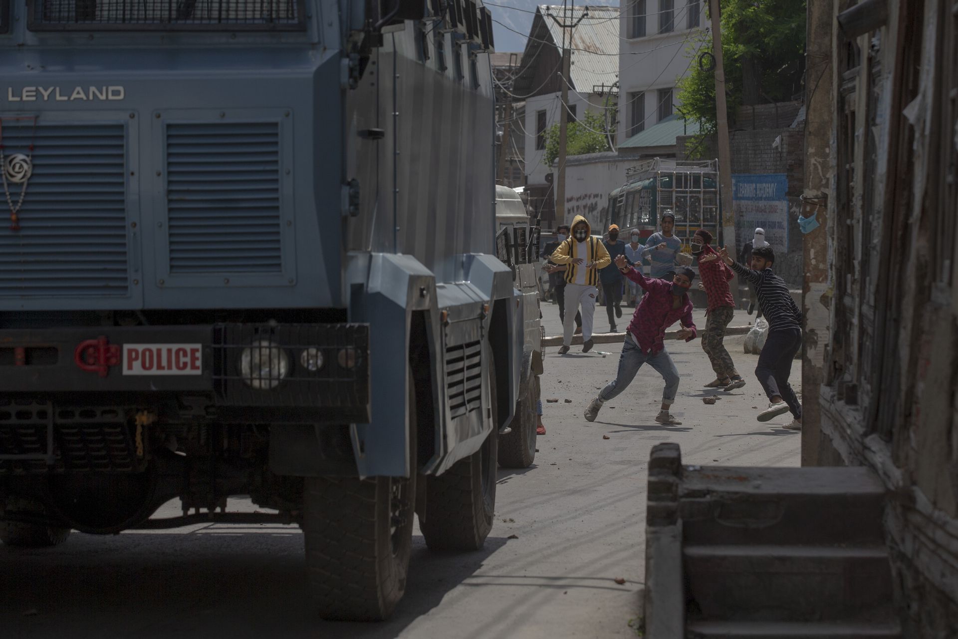 也就在中印在边境继续对峙时,印度军警开始在印控克什米尔地区加强活动。(美联社) 也就在中印在边境继续对峙时,印度军警开始在印控克什米尔地区加强活动。(美联社)