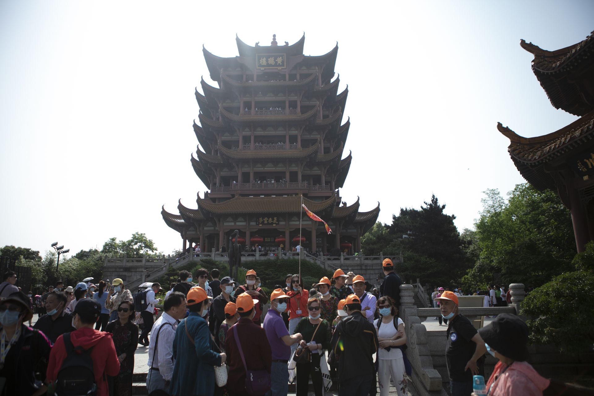 2021年5月1日，武汉，游客在黄鹤楼景区观赏游玩。（视觉中国）