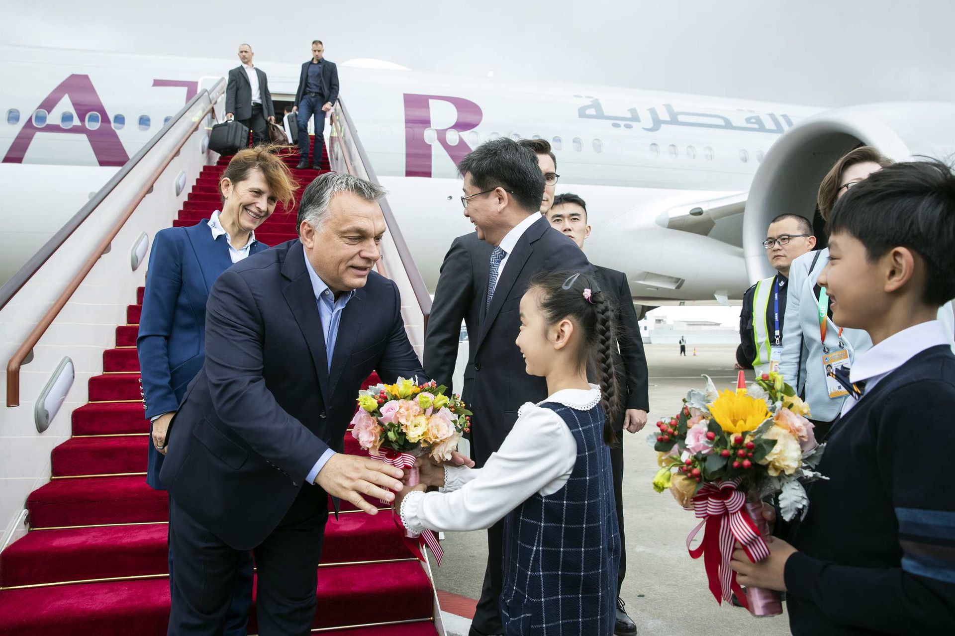 2018年11月4日，前往中国出席首届中国国际进口博览会的匈牙利总理欧尔班抵达上海。（新华社）