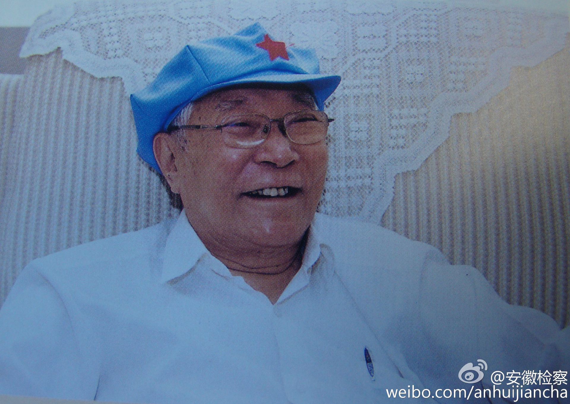 猪哥亮最后一程谢金燕歌声中千人送行 参考网