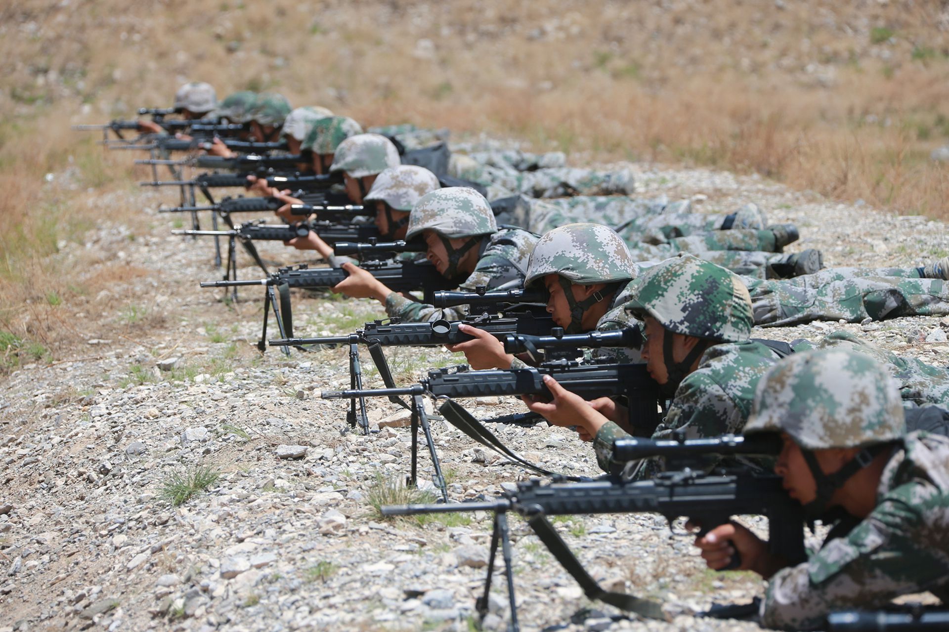 中国央视揭秘国产cs Lr4型高精度狙击步枪 图 多维新闻 中国