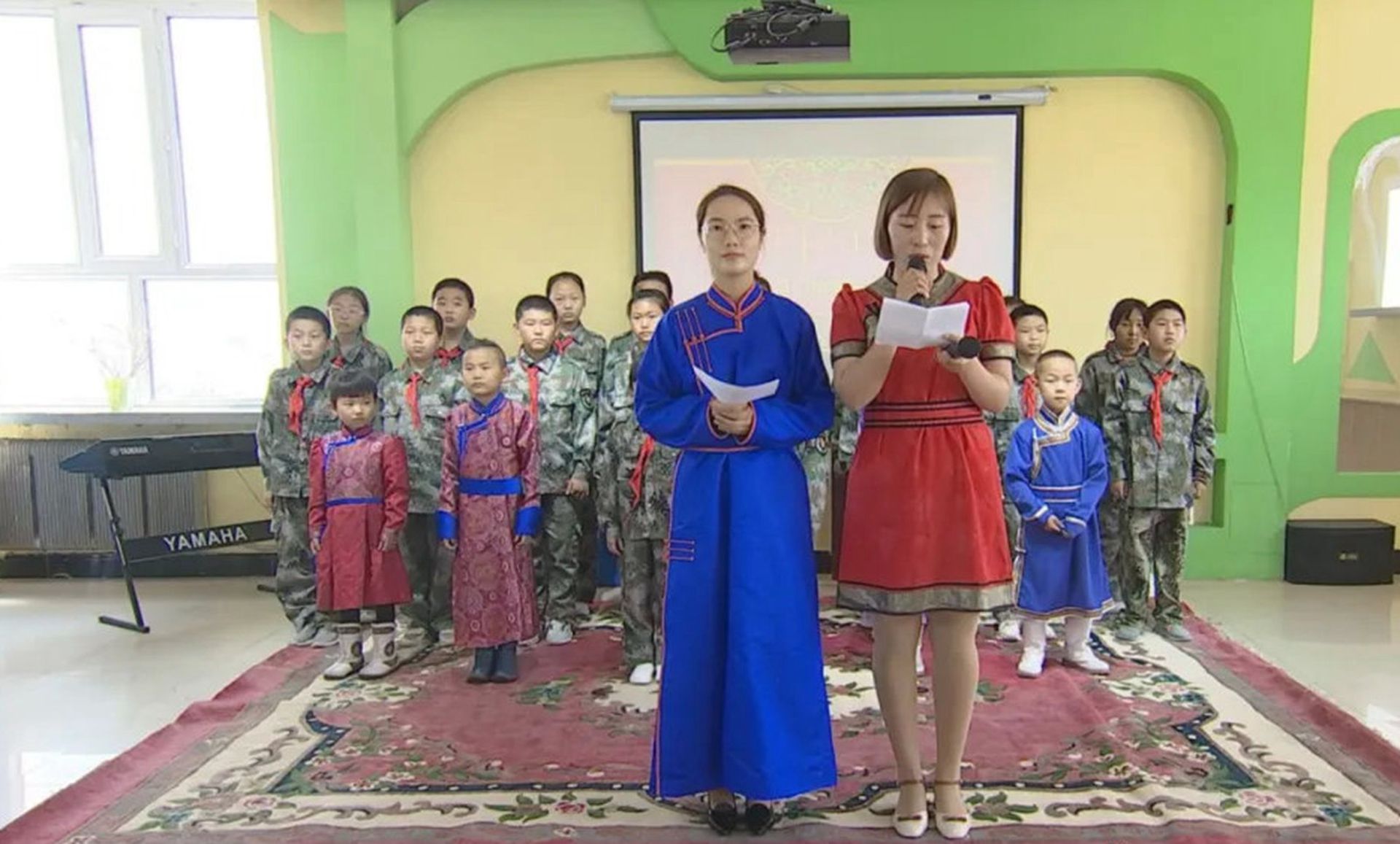 内蒙古对蒙语教学存在多项财政支持政策。（微博@呼伦贝尔额尔古纳）