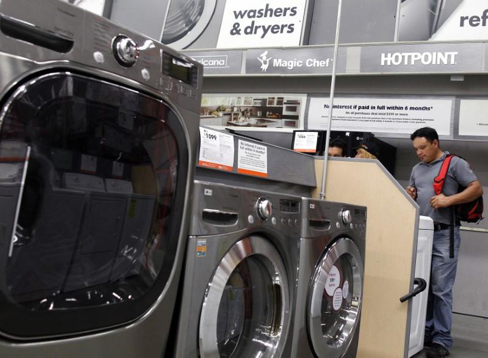 特朗普將對洗衣機徵收關稅的政策延長兩年