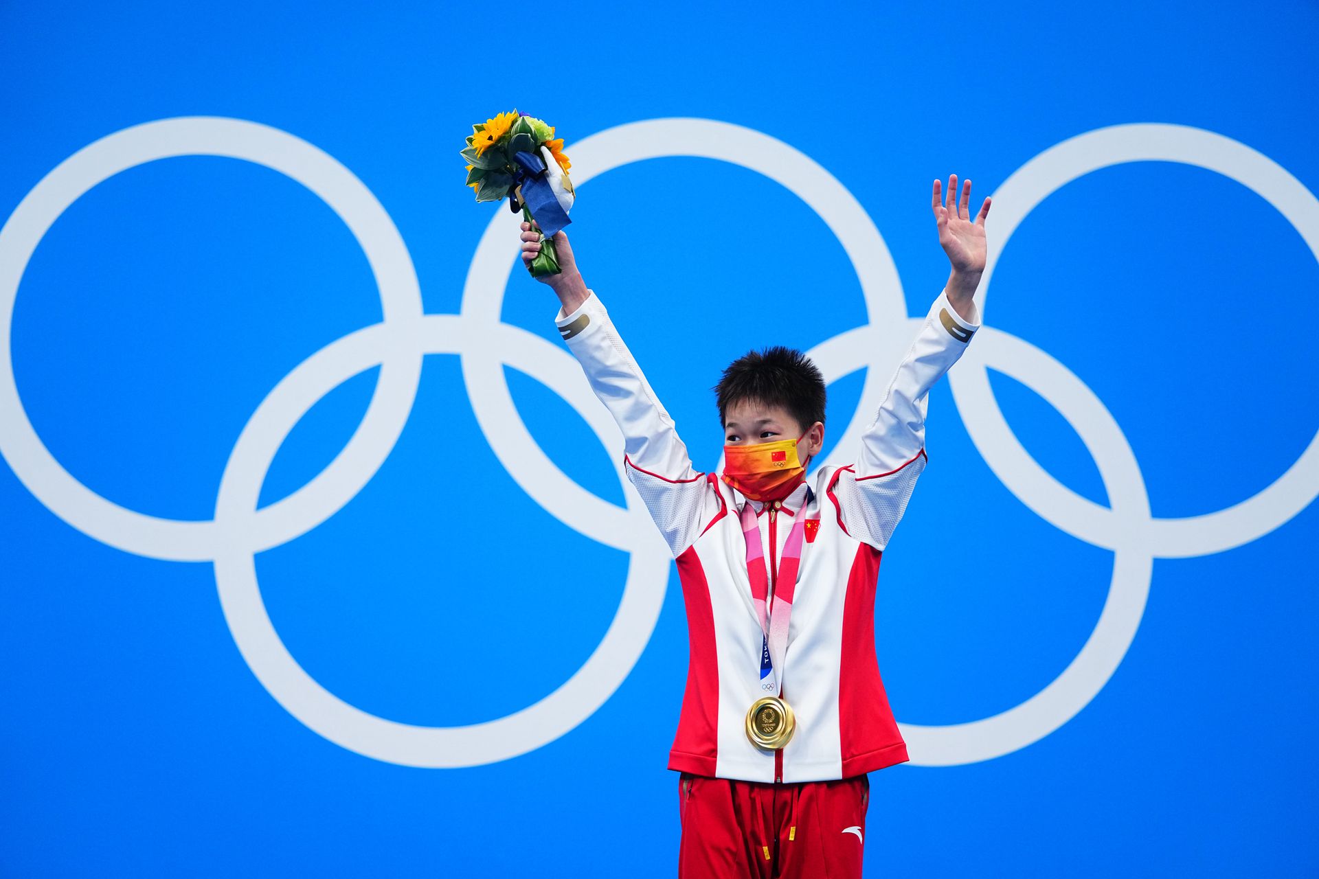 东京奥运会跳水冠军全红婵透露，她训练之余，也会玩游戏，但玩《王者荣耀》只能玩一小时。（新华社）