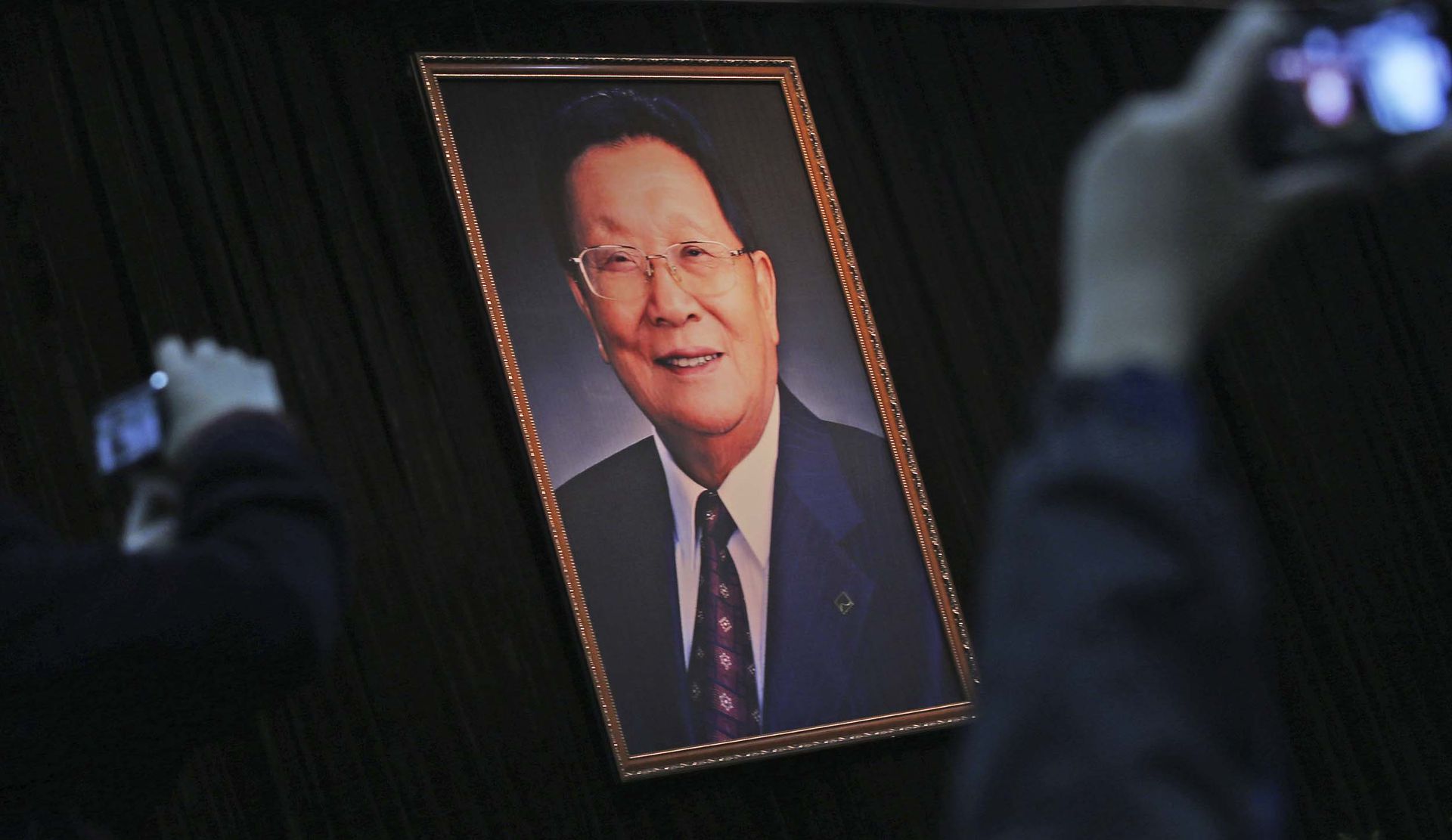 华西村原党委书记对该村的发展居功至伟。吴仁宝在2013年3月逝世。（VCG）
