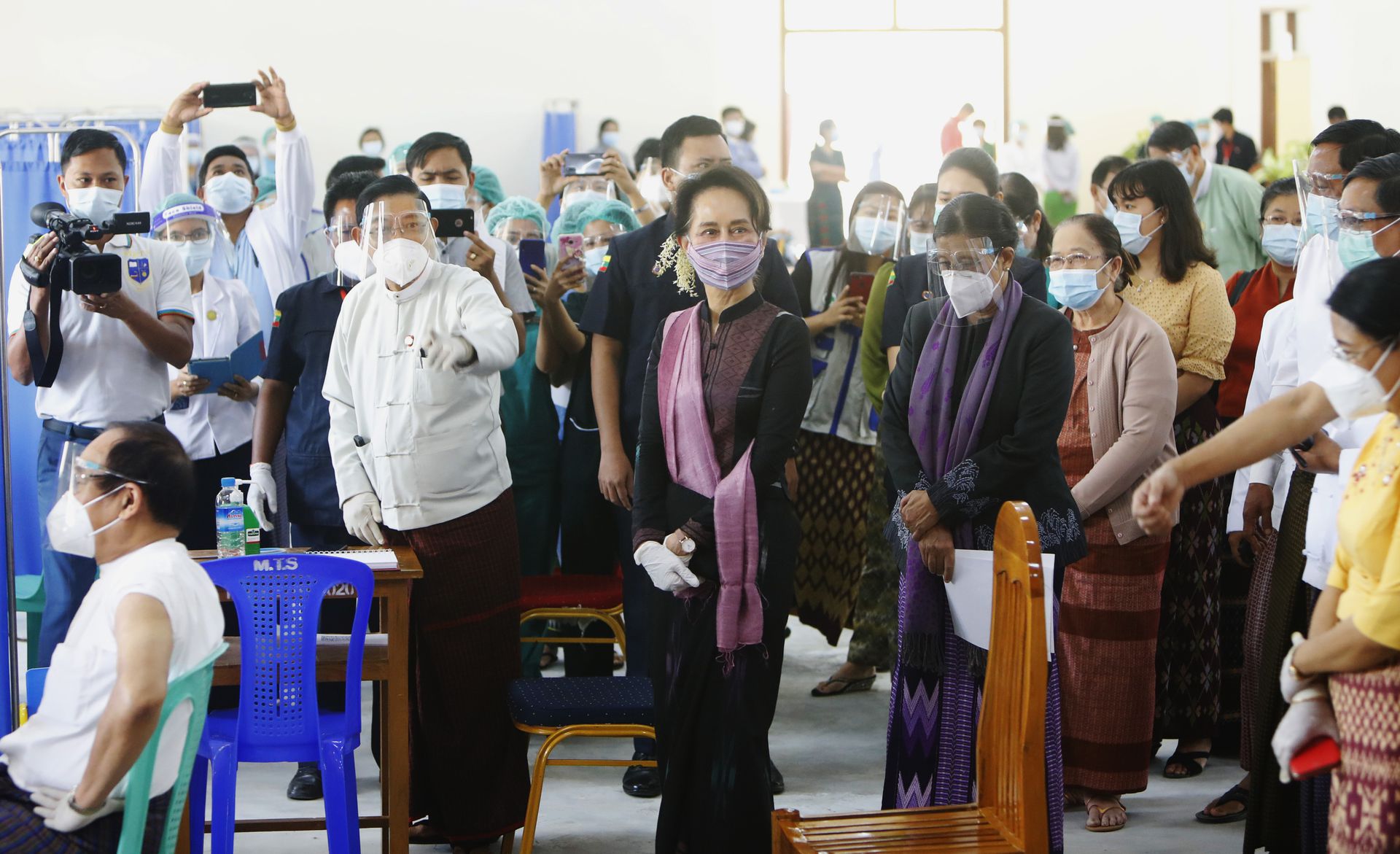 对缅甸民众来说，相对于政变，还是新冠疫情的威胁更为突出。（美联社）