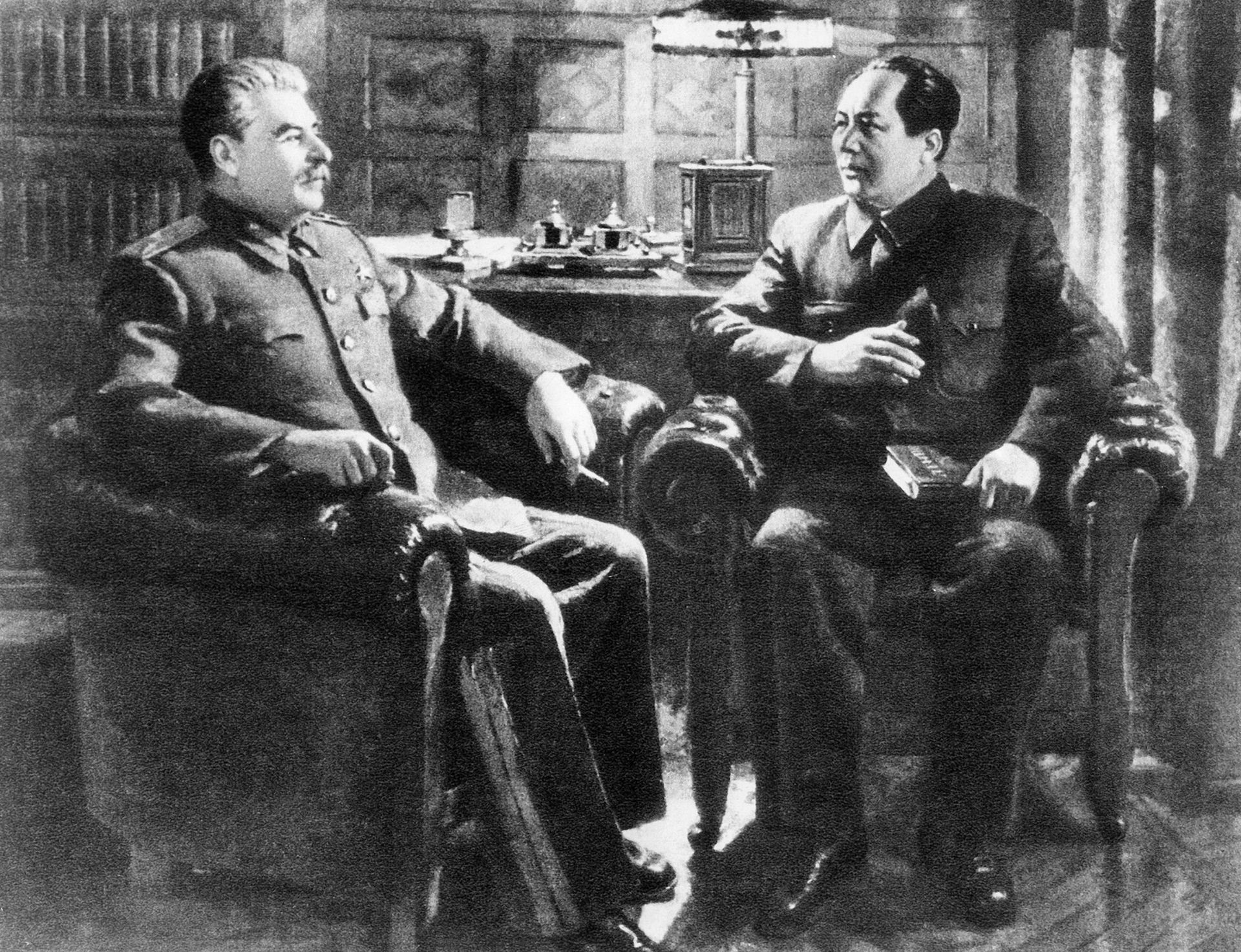 为了实现解放台湾的登陆作战,毛泽东(右)曾多次向苏联领导人斯大林(左)争取军事援助。(Getty) 为了实现解放台湾的登陆作战,毛泽东(右)曾多次向苏联领导人斯大林(左)争取军事援助。(Getty)