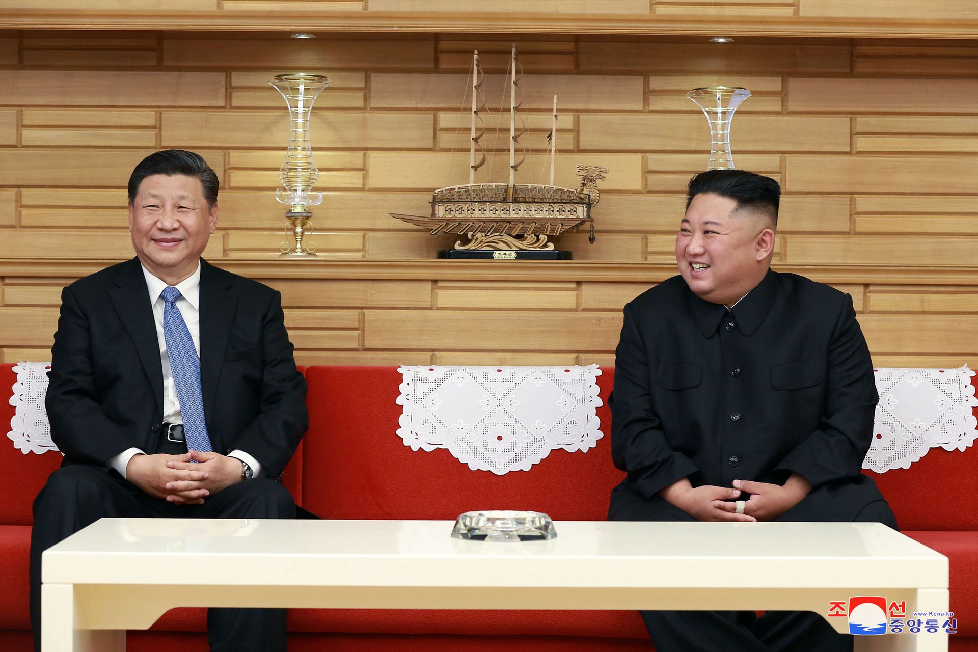 2019年6月21日，金正恩与习近平会面。（Reuters）
