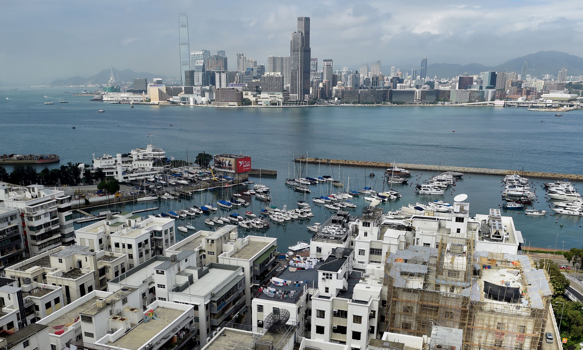 香港上市公司逾6000萬購置遊艇等奢侈品　遭港交所譴責