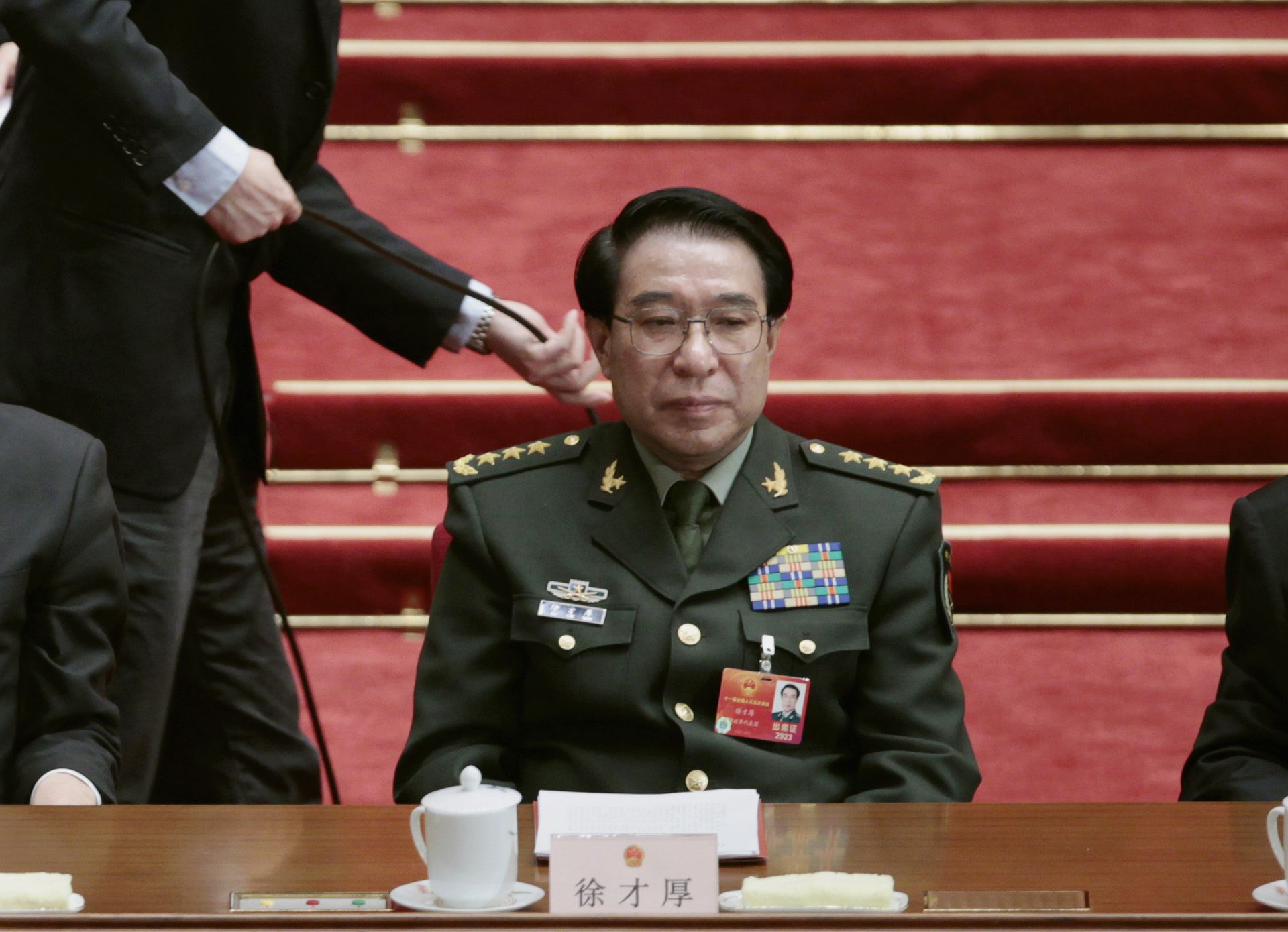 舆论将已落马的薄熙来、周永康、徐才厚和令计划比喻为文化大革命后的新“四人帮”。图为2012年3月,北京,出席全国人大的闭幕式的徐才厚。(路透社)