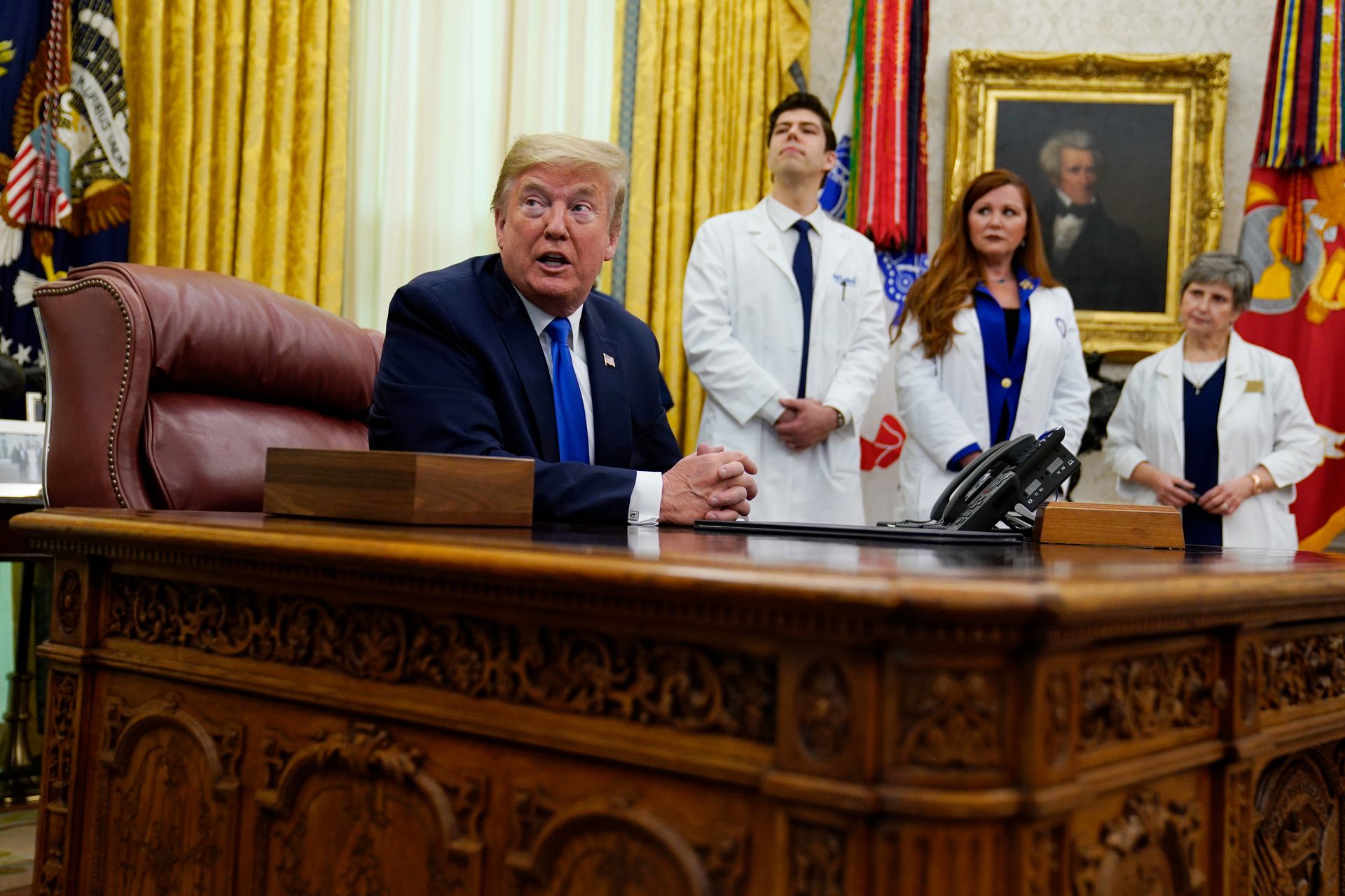 2020年5月6日，在华盛顿的白宫椭圆形办公室，美国总统特朗普在签署世界护士节宣言的活动中发表讲话。（AP）