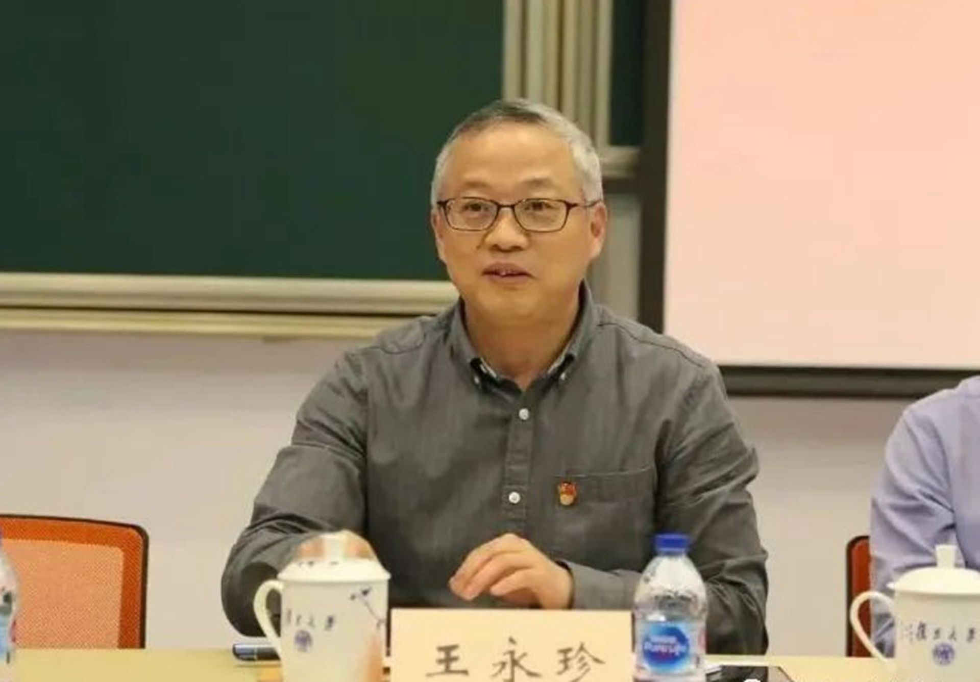复旦大学割喉案背后 青年教师的体制困境 多维新闻 中国
