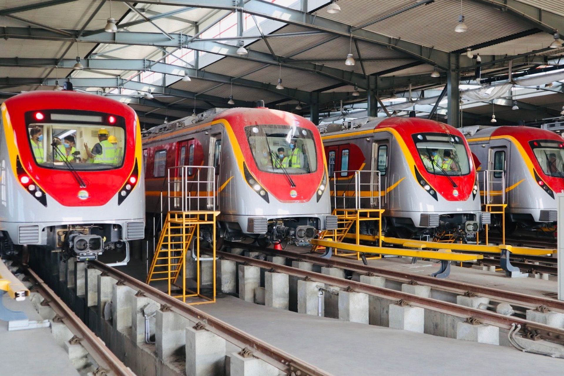 巴基斯坦拉合尔市轨道交通橙线采用中国制造的地铁列车。（微博@广州地铁）