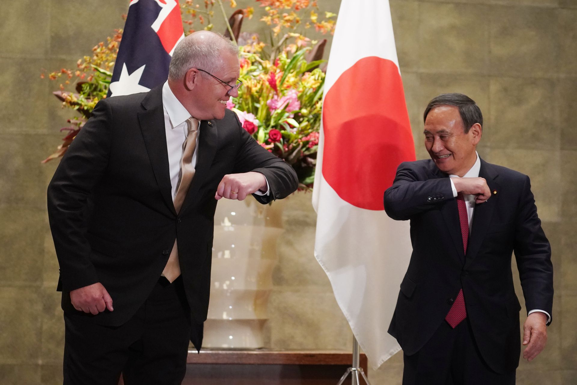 2020年11月17日,日本首相菅义伟在首相官邸与澳大利亚总理莫里森举行会谈。(Reuters) 2020年11月17日,日本首相菅义伟在首相官邸与澳大利亚总理莫里森举行会谈。(Reuters)