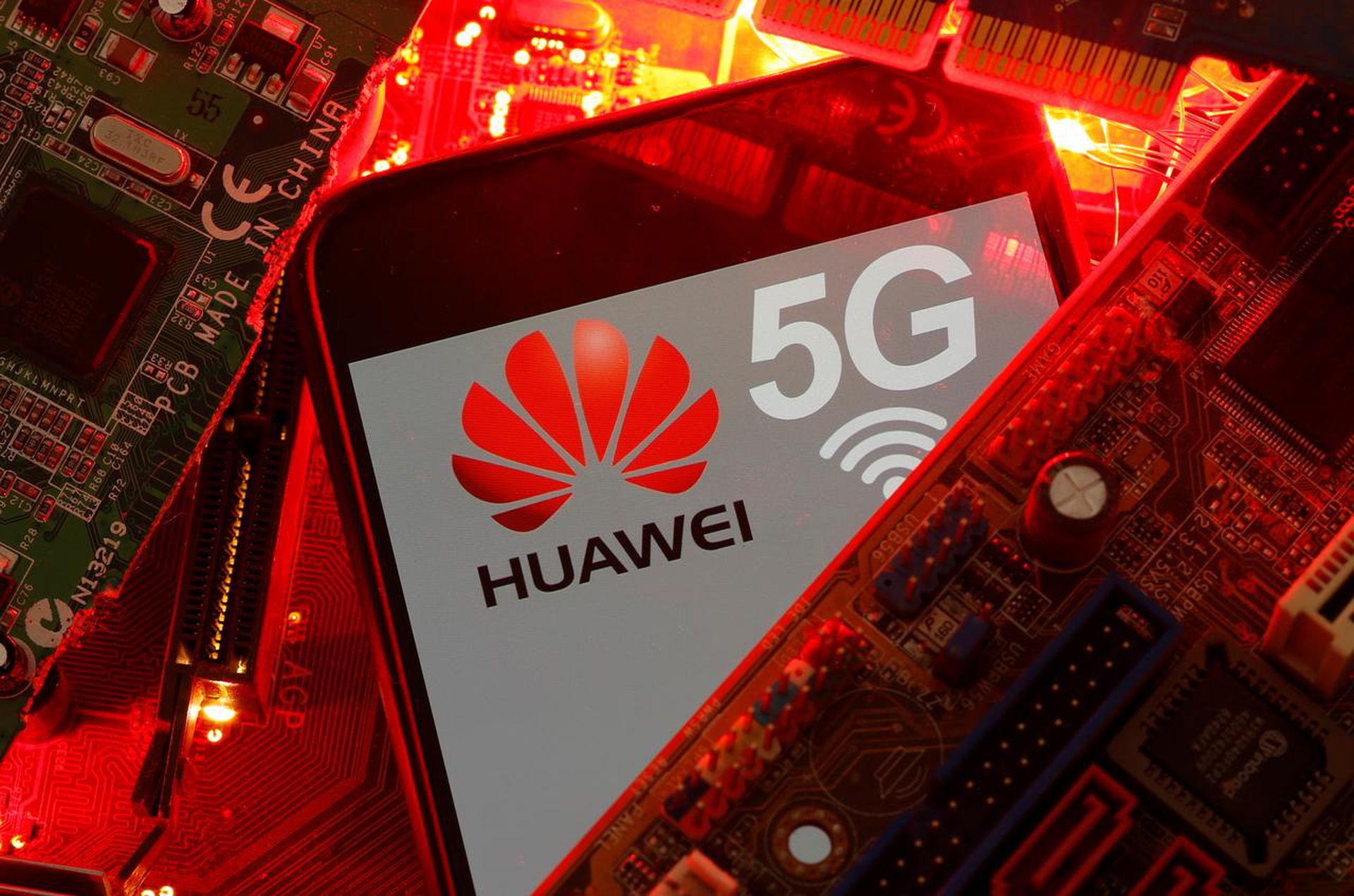 所谓的“干净电信公司”实际上就是排除华为、中兴等中国5G设备制造商参与其5G网络建设的电信公司。（Reuters）
