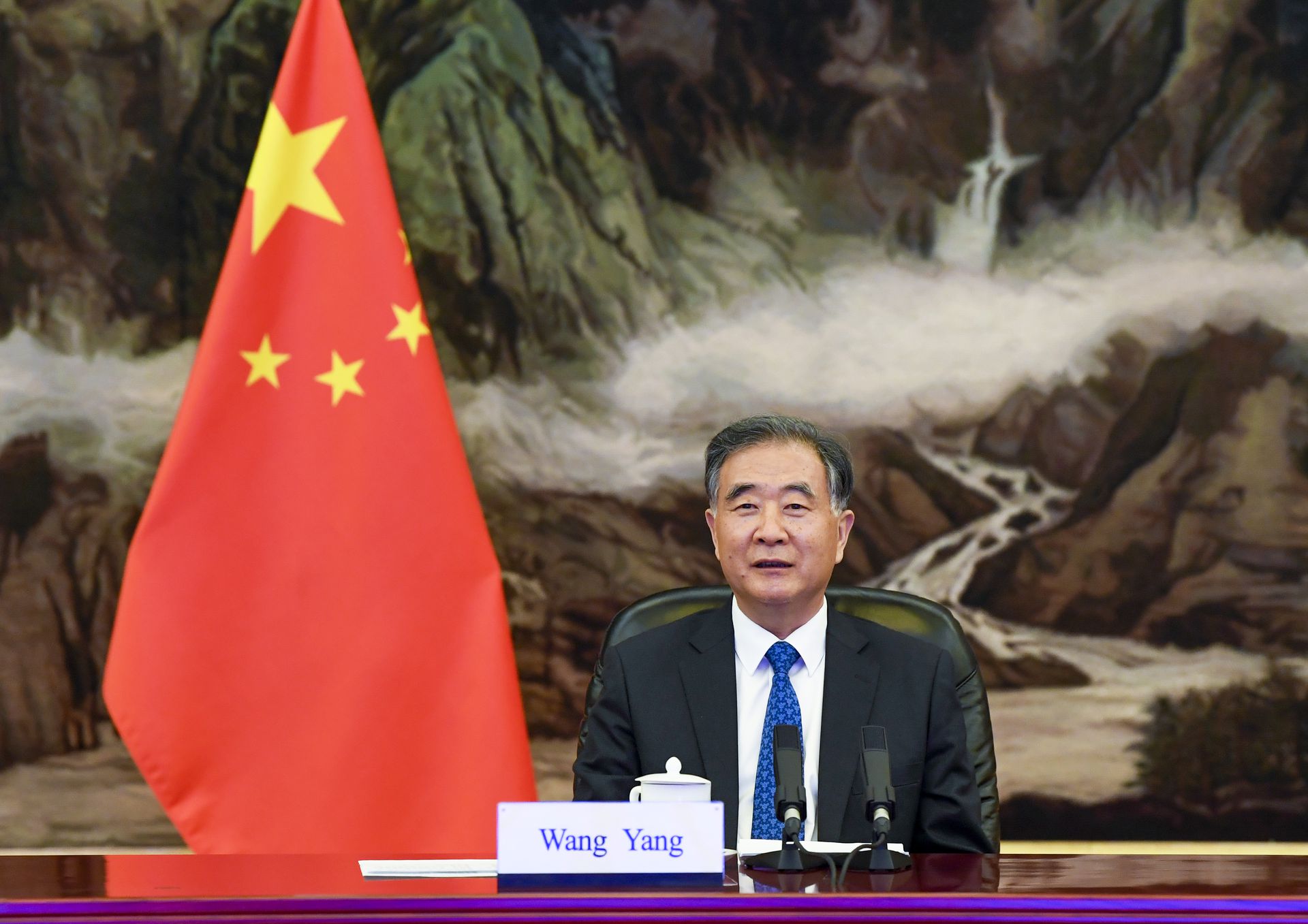 中国全国政协主席汪洋在2021年的对台工作会议上重申推进中国统一程序。（新华社）