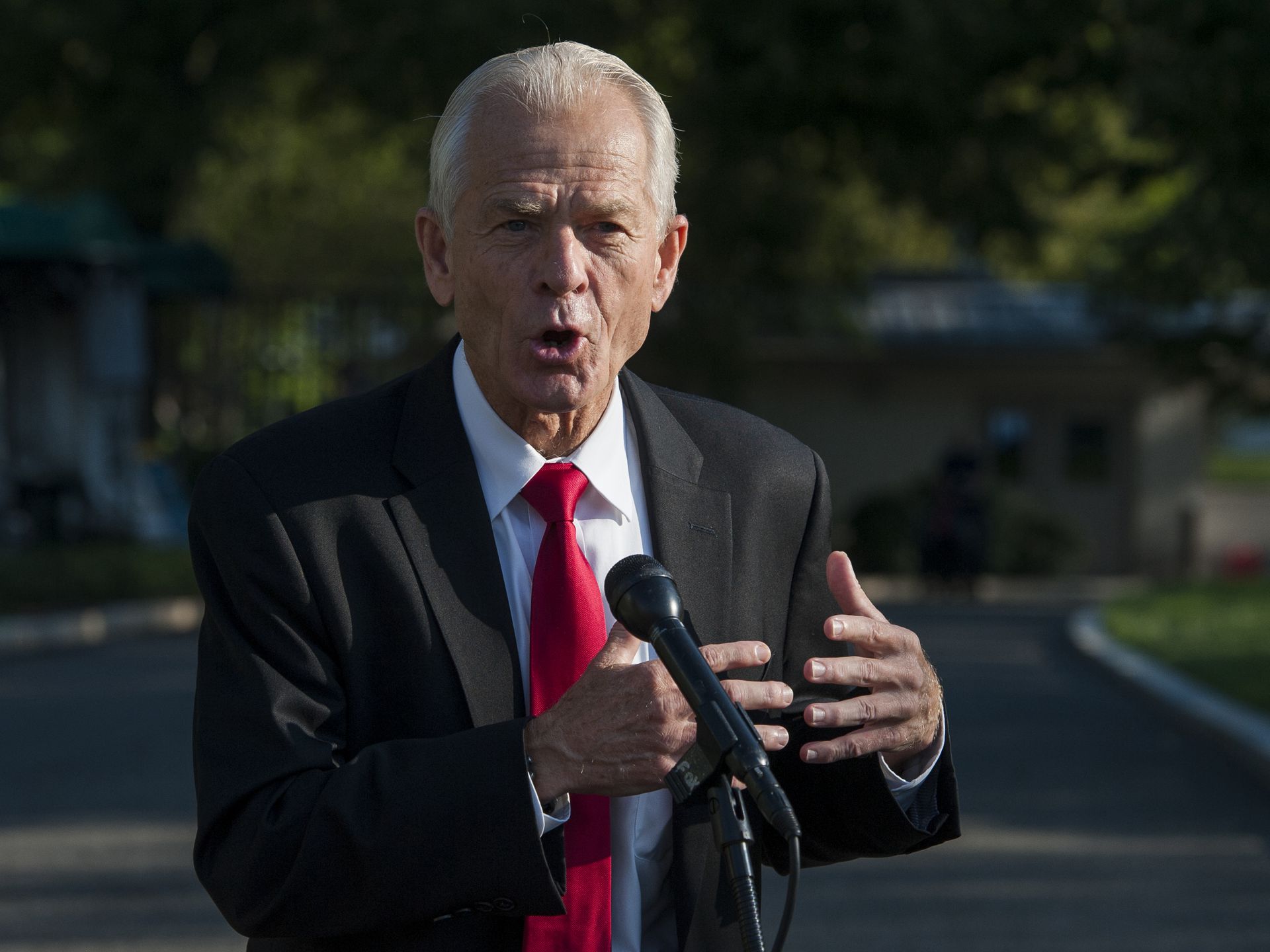 对华鹰派纳瓦罗选择带走一张习特会照片有何深意 图 多维新闻 全球