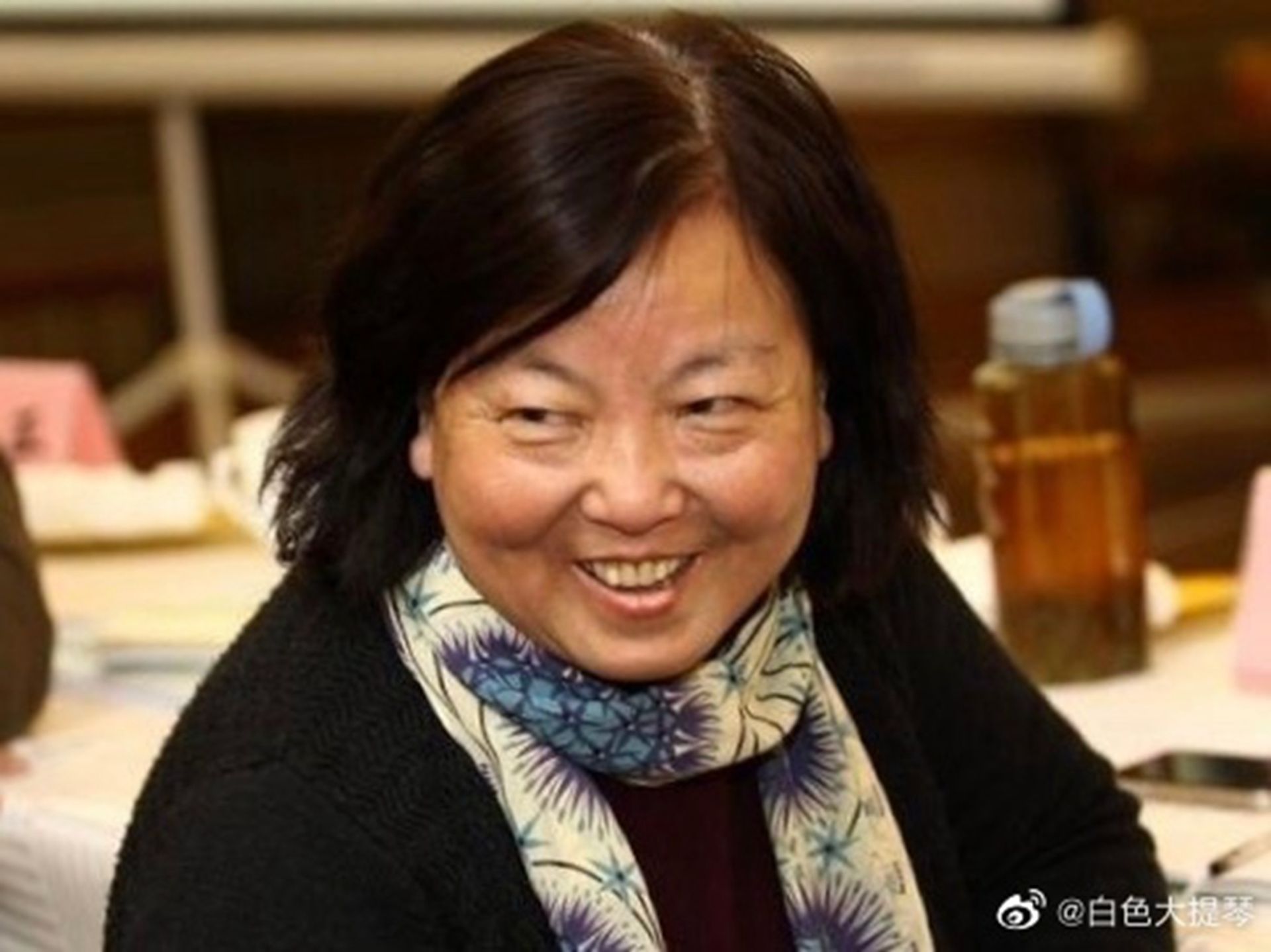 武汉作家方方早前因为关于武汉封城的日记将在海外出版,遭到中国一些网民的攻击,其中不乏喊打喊杀的偏激言论。(微博@白色大提琴) 武汉作家方方早前因为关于武汉封城的日记将在海外出版,遭到中国一些网民的攻击,其中不乏喊打喊杀的偏激言论。(微博@白色大提琴)