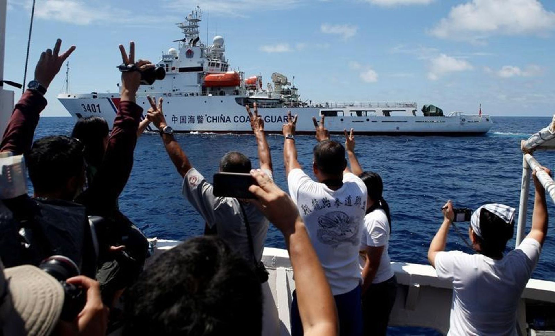 对菲律宾方面来说，仁爱礁上的军人仍能不时取得当局提供的补给，但附近海域的民用通信信号已经被中方所覆盖。（路透社）