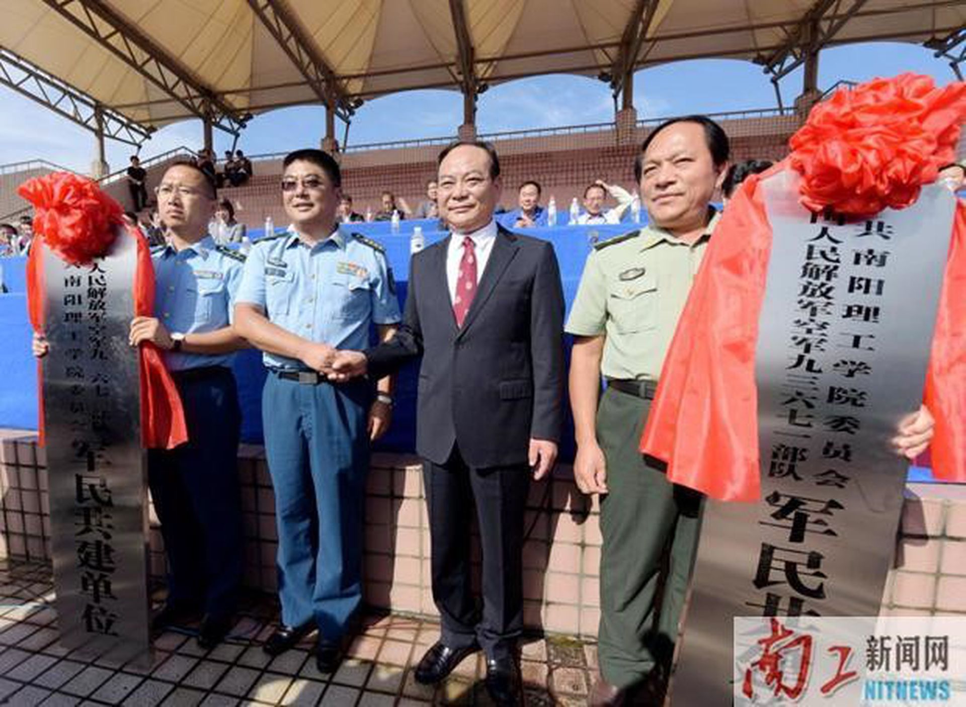 解放军西藏拔点炸坦克，美媒揭开消失的H6N可携核武轰炸机去向（组图） - 6