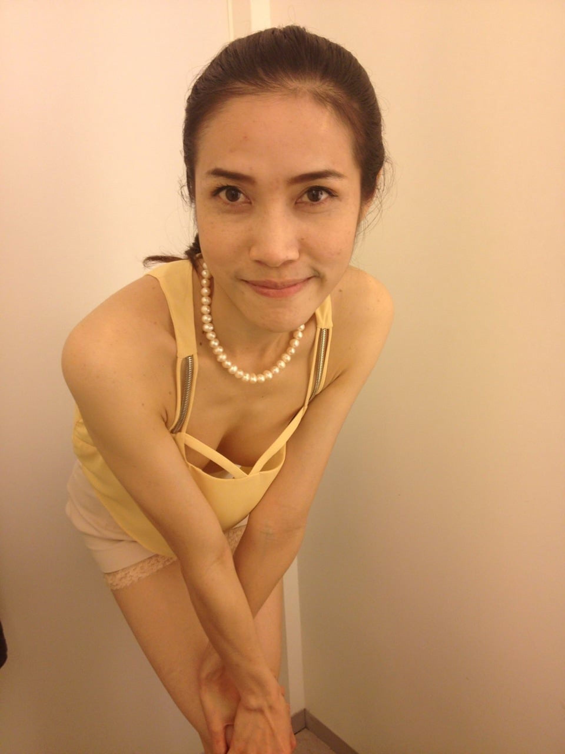 批评泰国王室的学者Pavin Chachavalpongpun晒出的诗妮娜王妃照片。(Facebook@Pavin Chachavalpongpun)