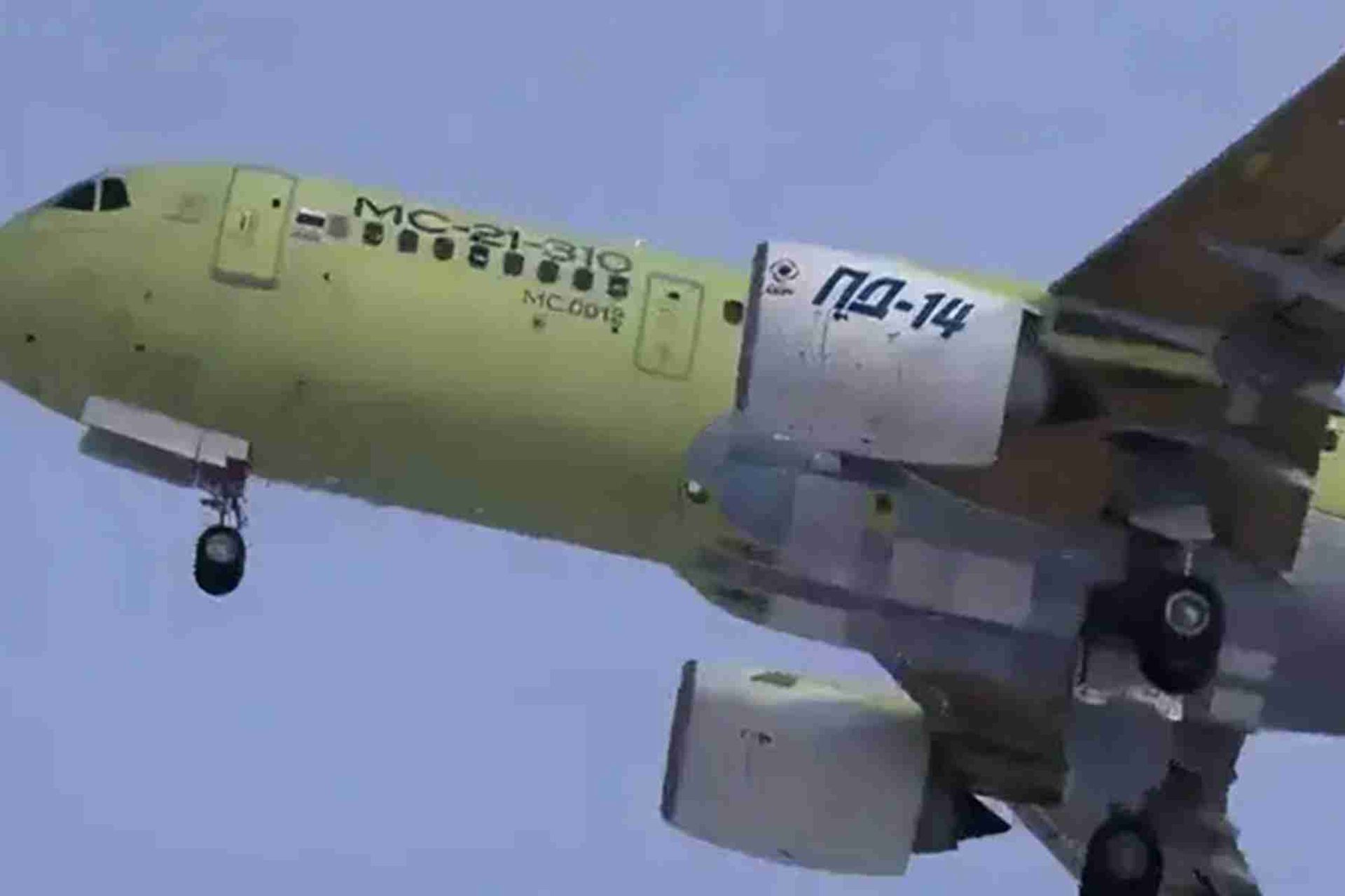 该飞机首飞被指将加快CR929宽体飞机发动机研发。（微博@中国海洋维权）