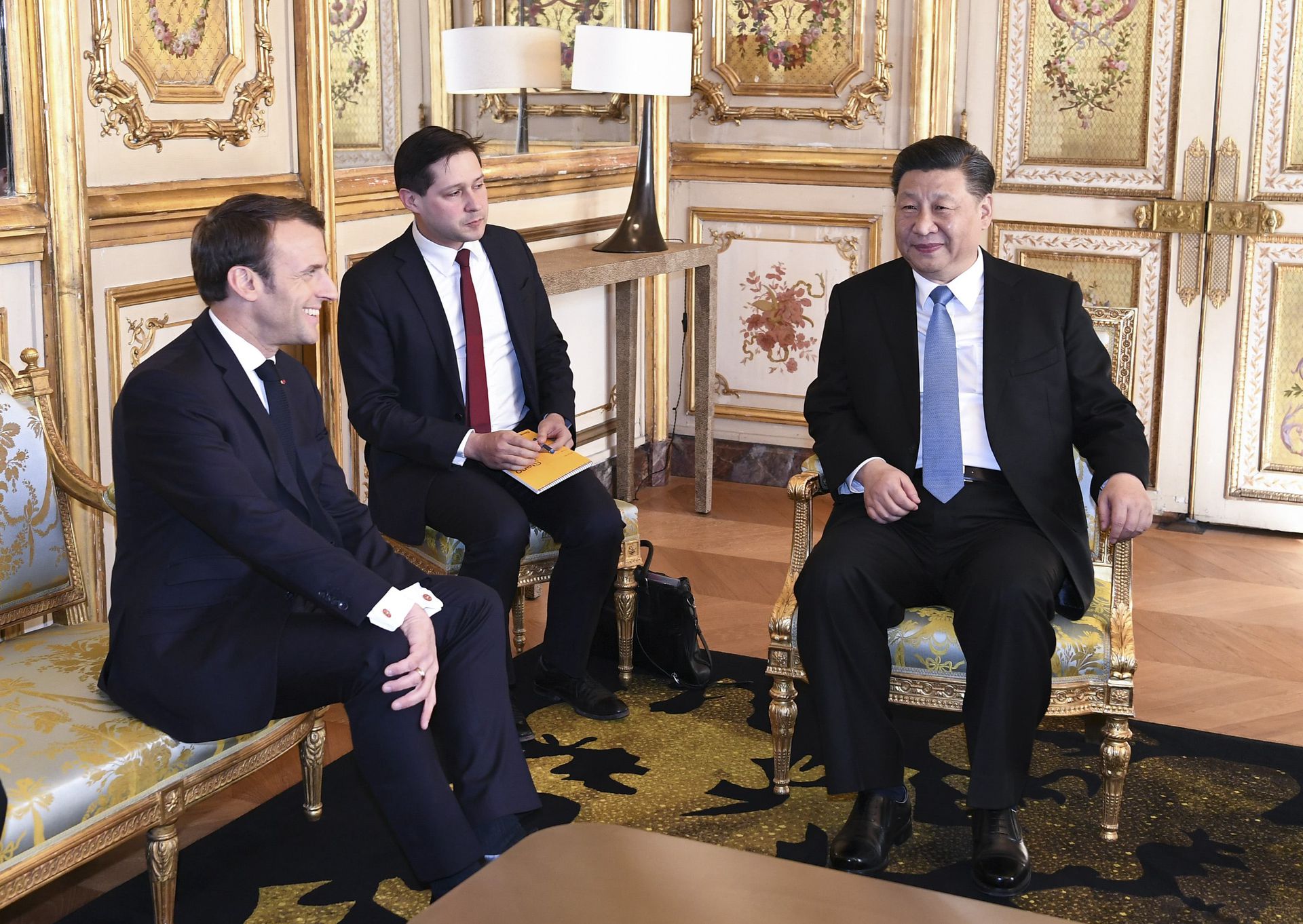 2019年3月25日，中国国家主席习近平在巴黎爱丽舍宫同法国总统马克龙会谈。 （新华社）
