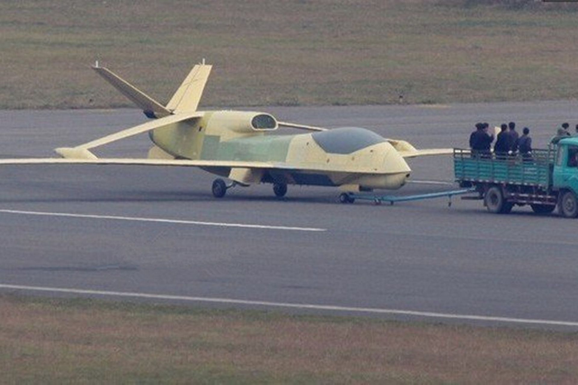 中国研制多型无人机。图为中国军工机构研制的“长鹰”无人侦察机。（鼎盛军事）
