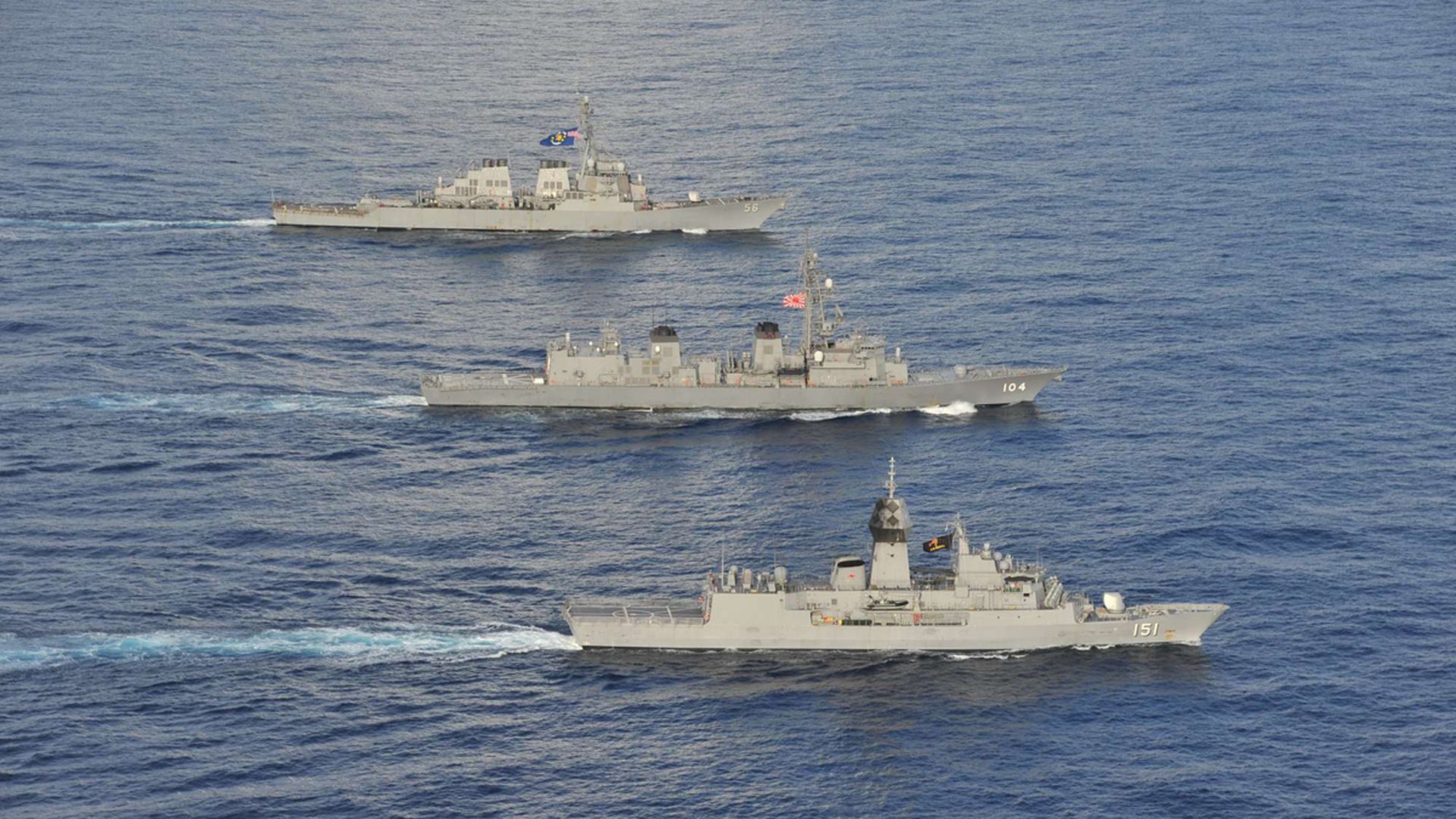 2020年10月19日至20日，美国、日本与澳大利亚等三国海军在南海举行了三边海军演习。（Twitter@USPacificFleet）
