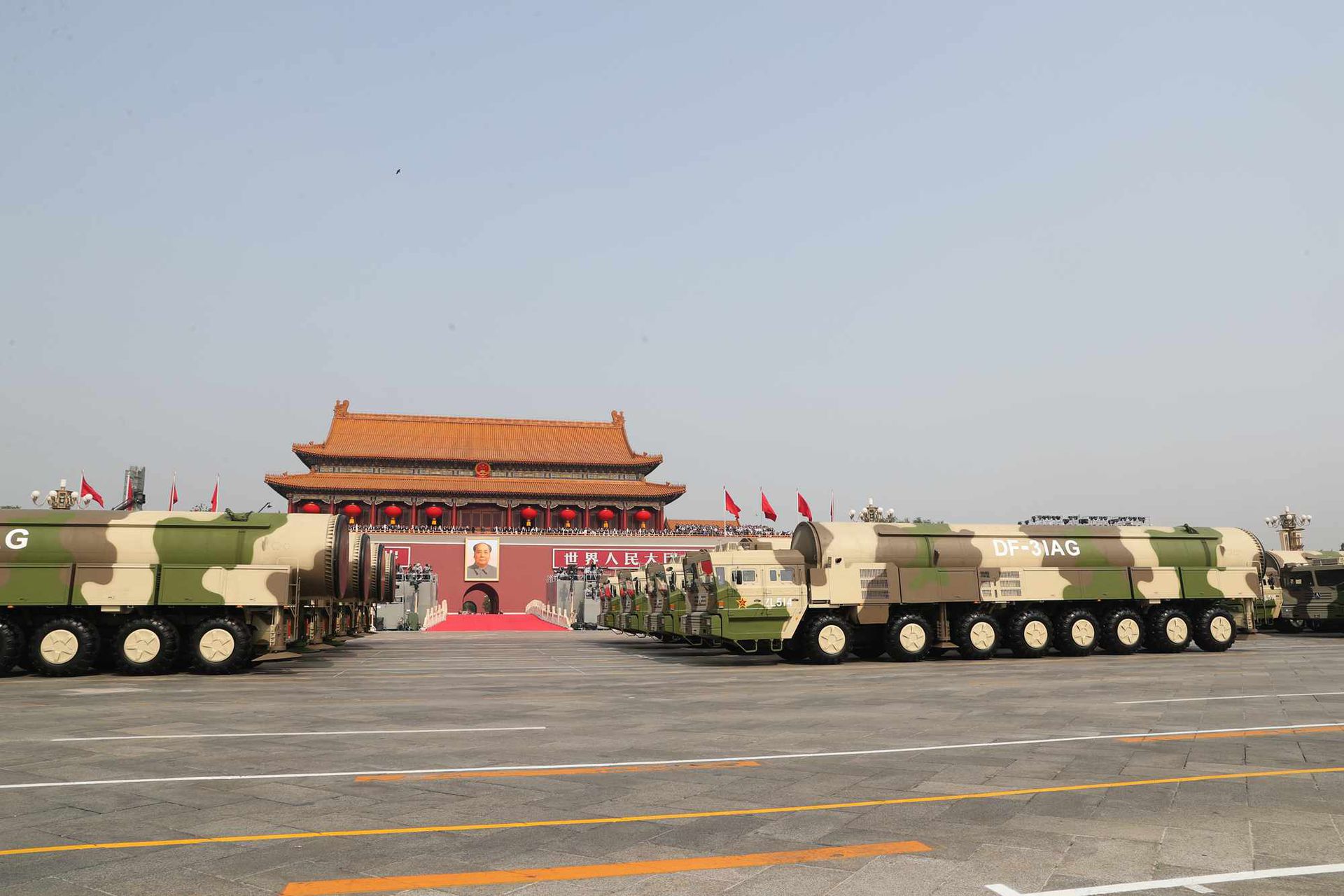 2019年10月1日上午的中共阅兵仪式上，行进中的东风-31甲改核导弹方队。 （新华社）