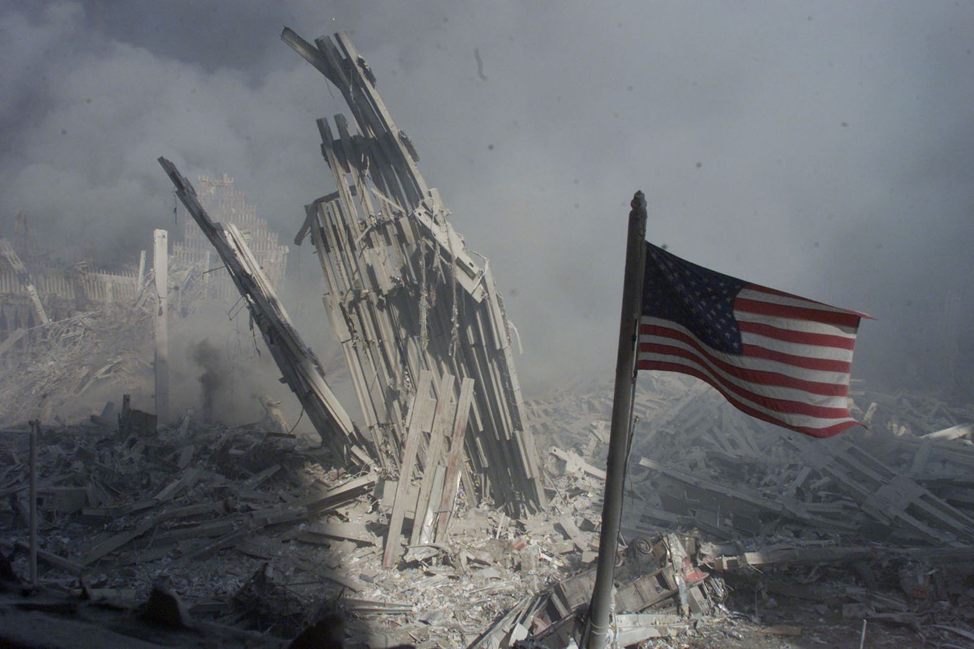 “9·11”事件，美国纽约地标性建筑世界贸易中心（双子塔）倒塌后的废墟。（Reuters）